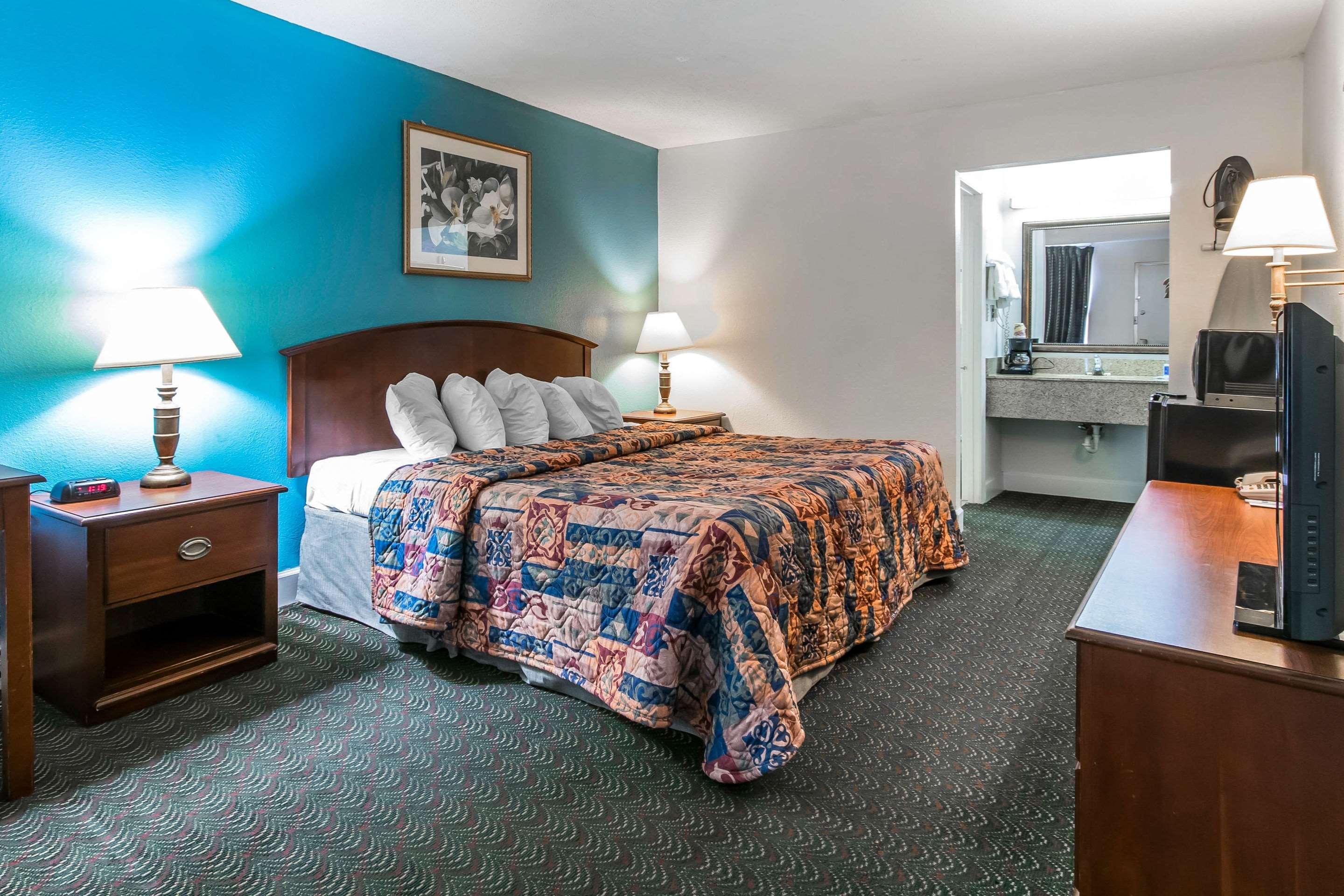 Rodeway Inn — photo 5