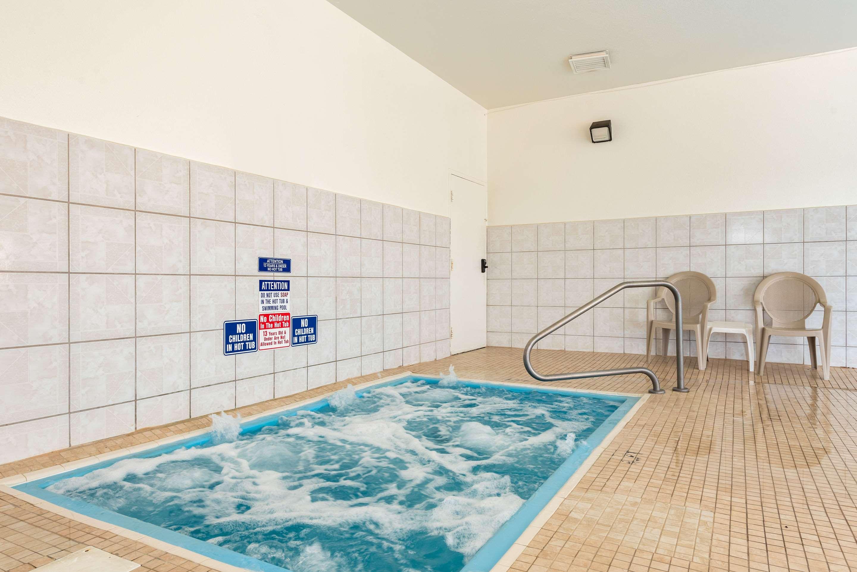 Econo Lodge Pueblo — photo 4