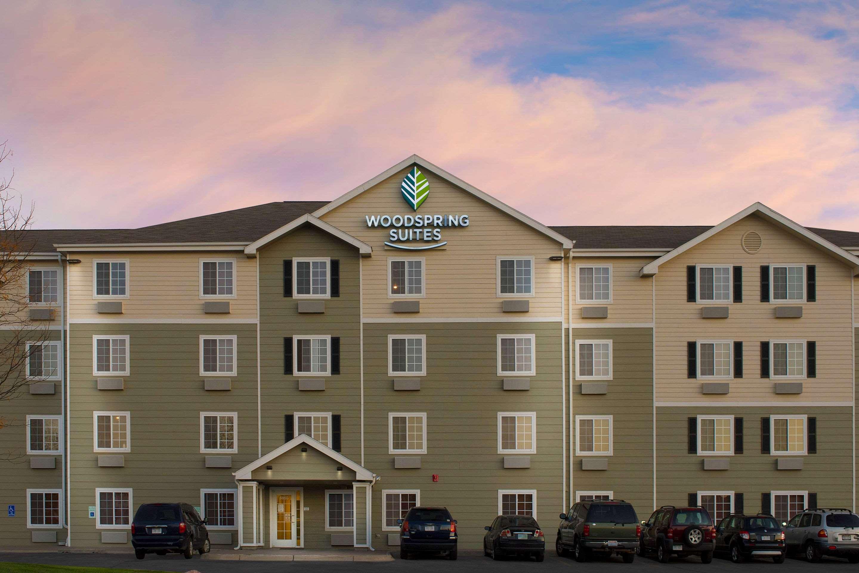 WoodSpring Suites Omaha — photo 3