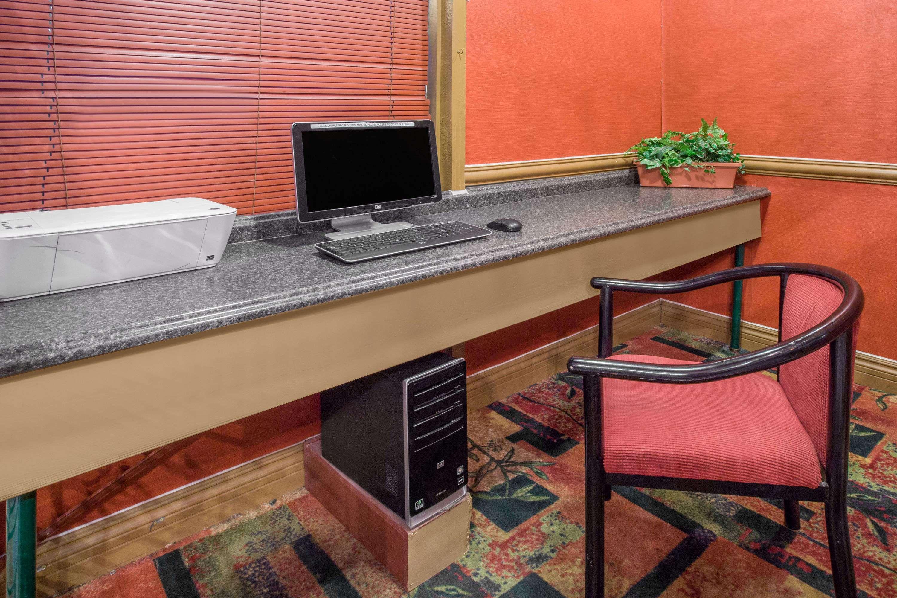 Days Inn Toledo — photo 5