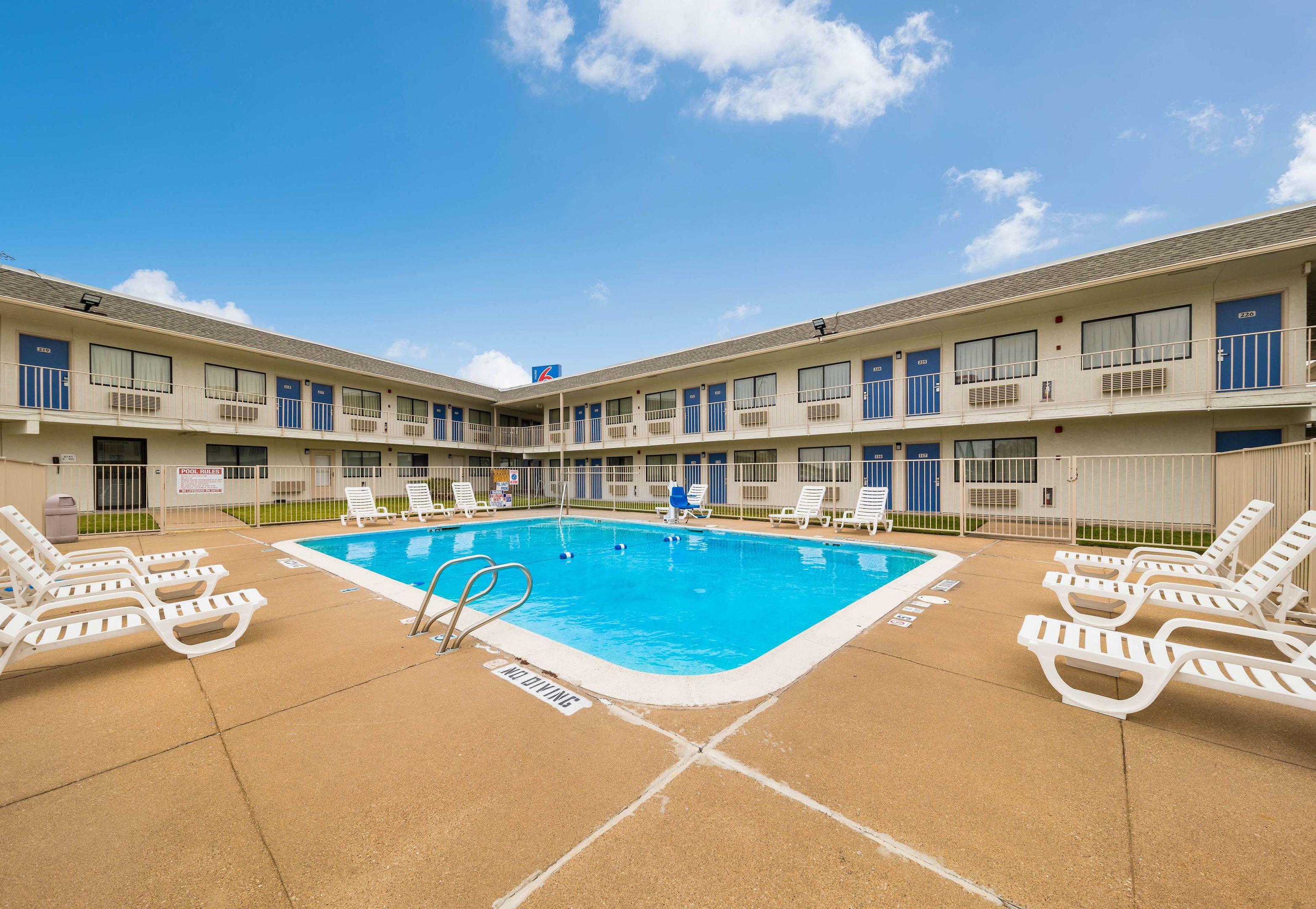 Motel 6 Greenville TX — photo 5