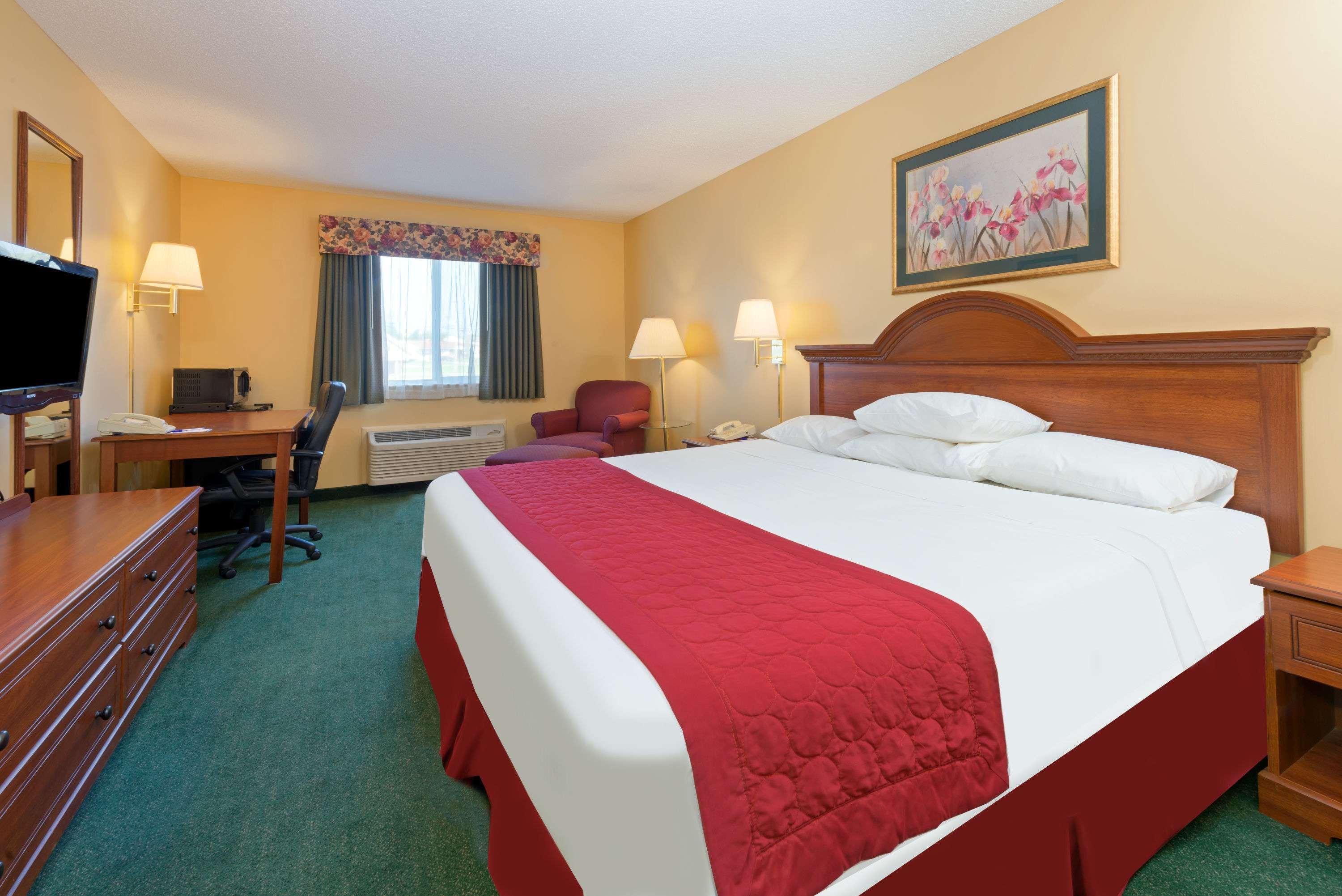 Baymont Inn & Suites Oxford — photo 3