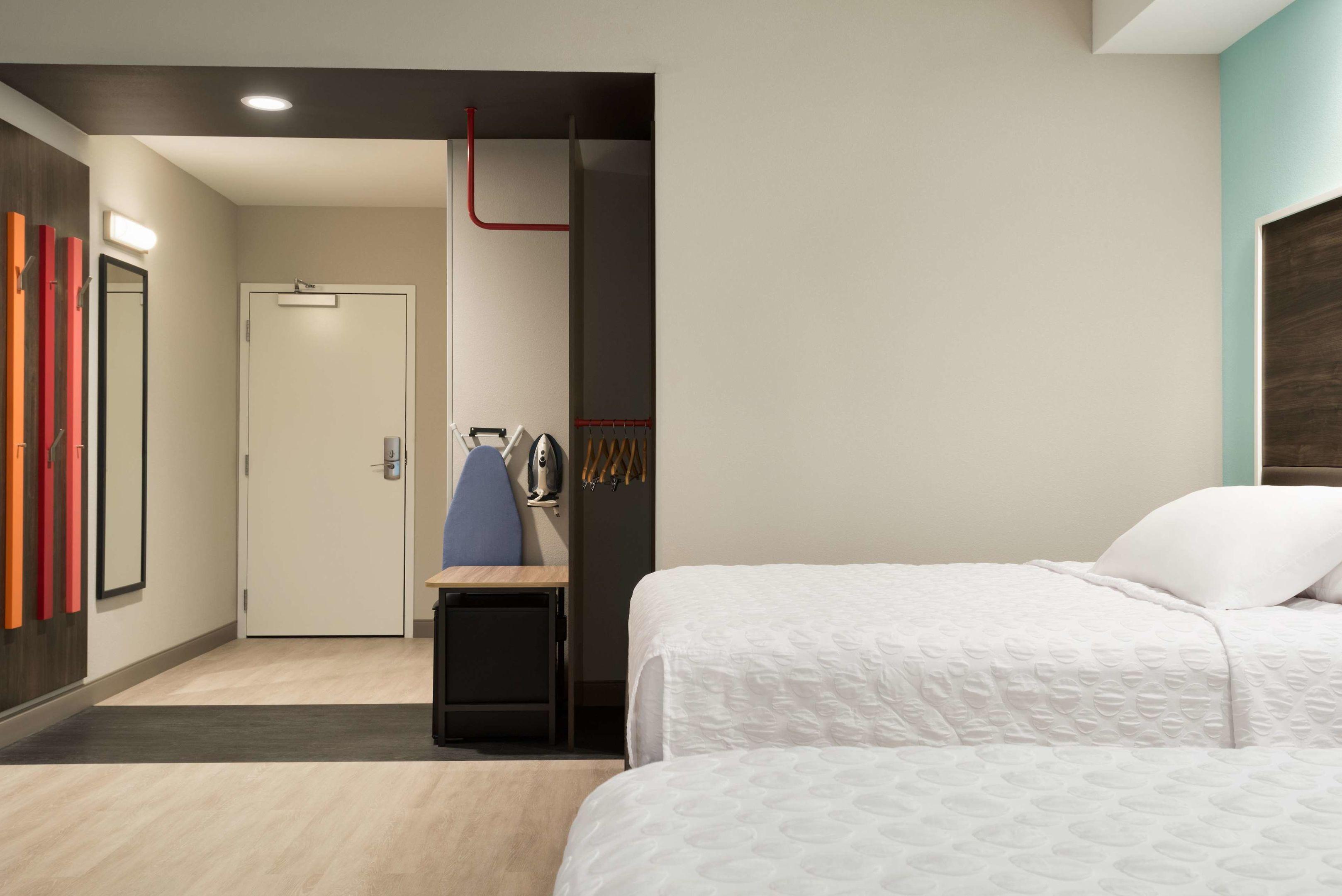 Tru by Hilton Cedar Rapids Westdale — photo 5