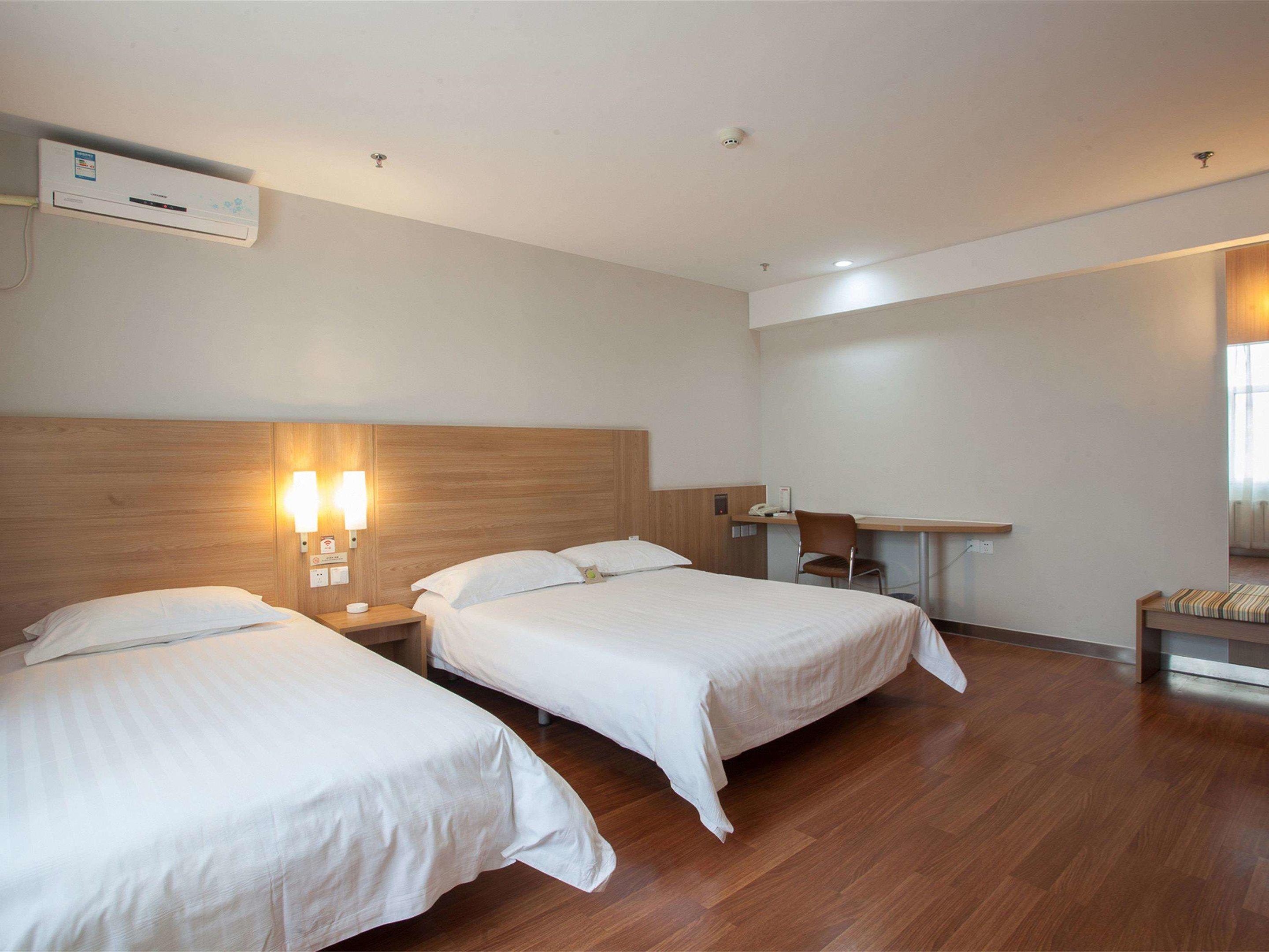 ibis Qingdao Chengyang — photo 5