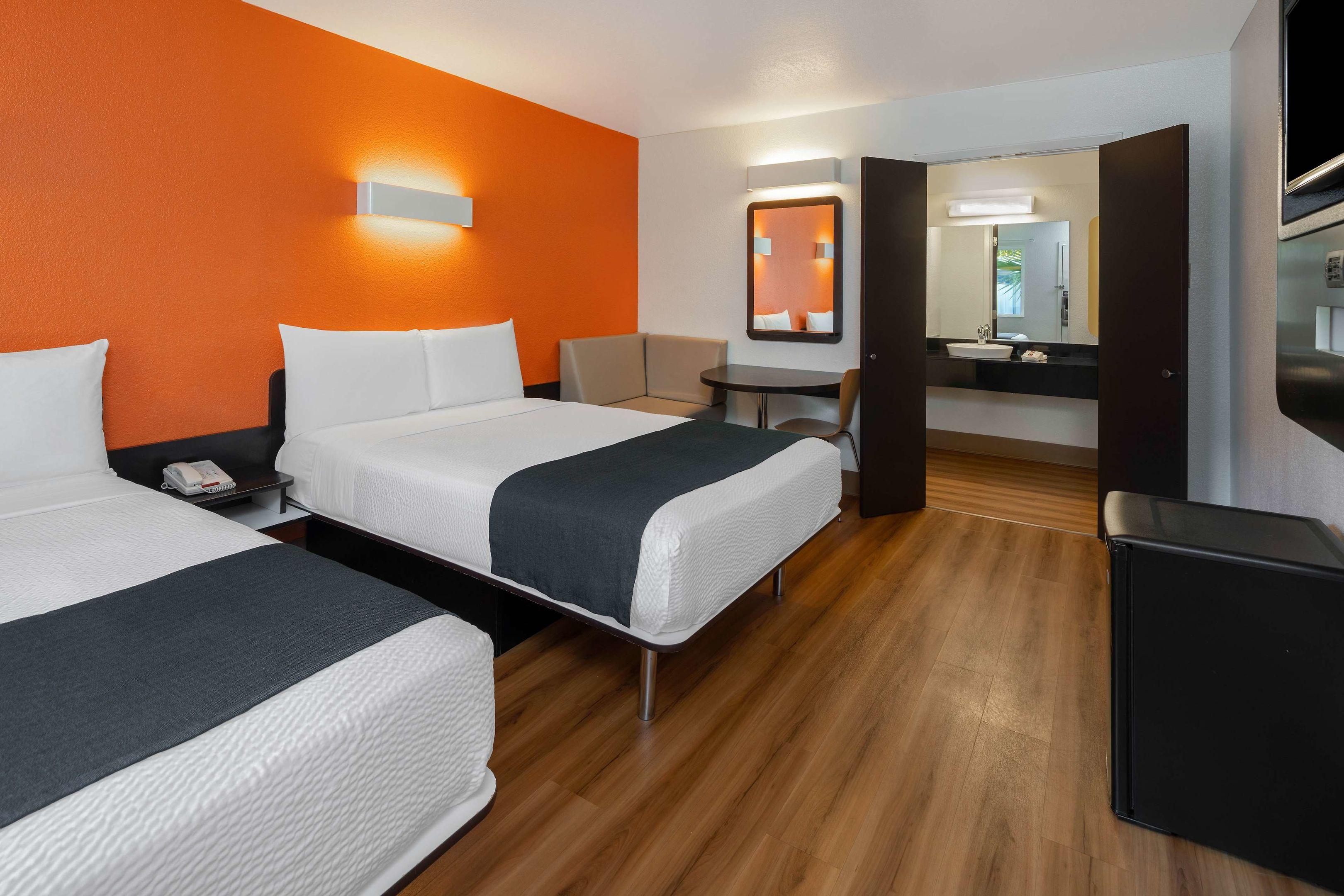 Motel 6 Santa Barbara - Carpinteria South — photo 5