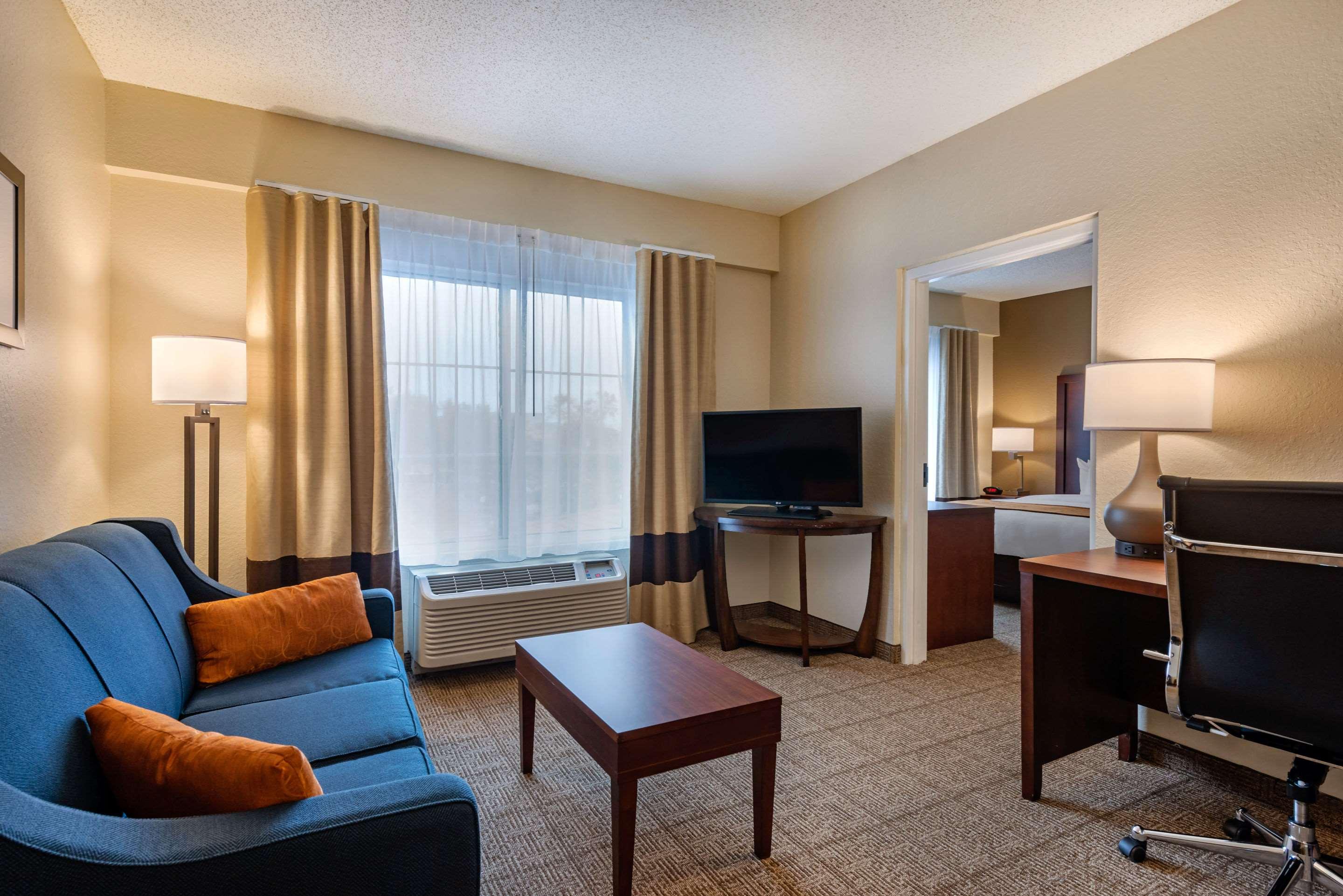 Comfort Suites Downtown — photo 5