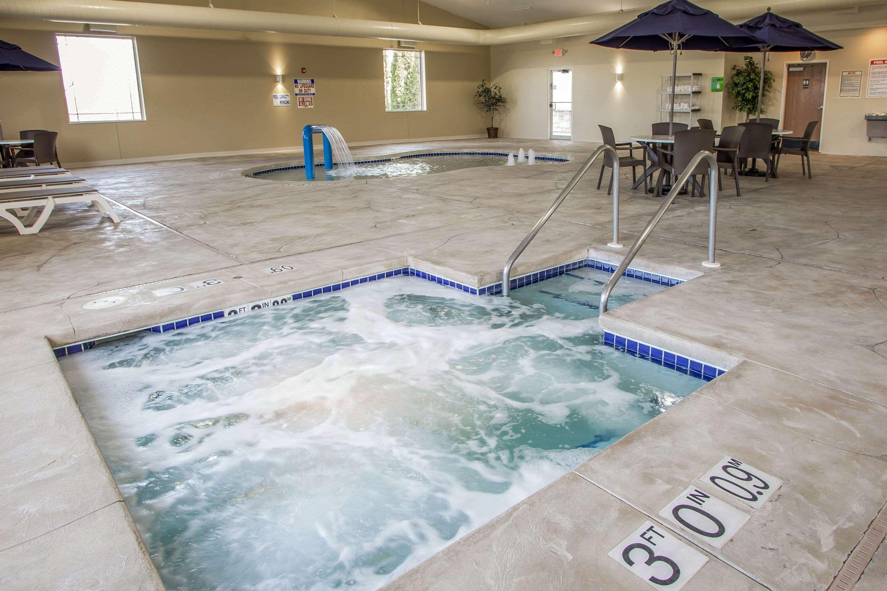 Comfort Suites Lake Geneva East — photo 4