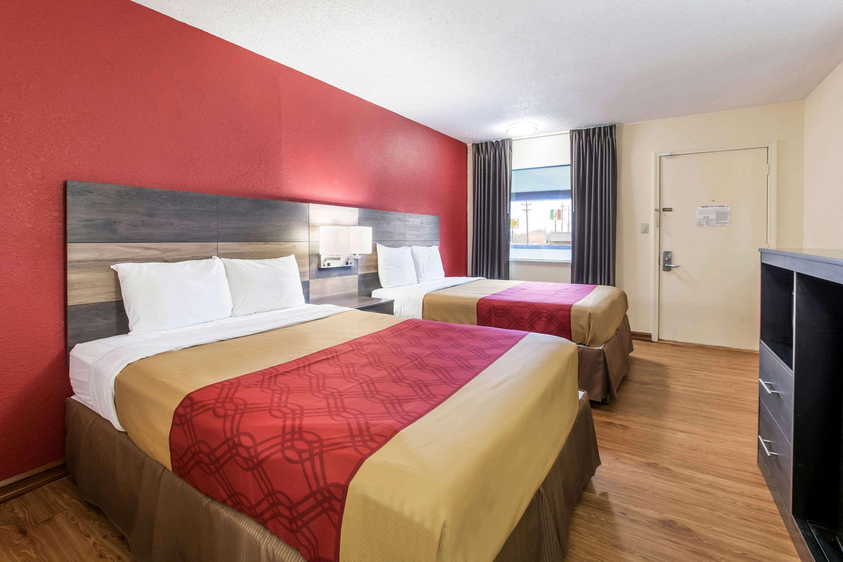 Econo Lodge — photo 5