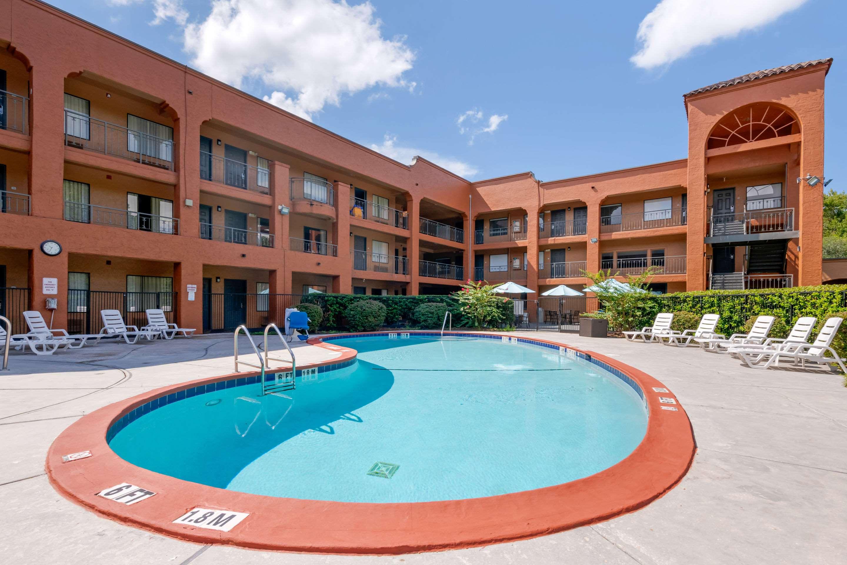 Quality Inn & Suites — photo 5