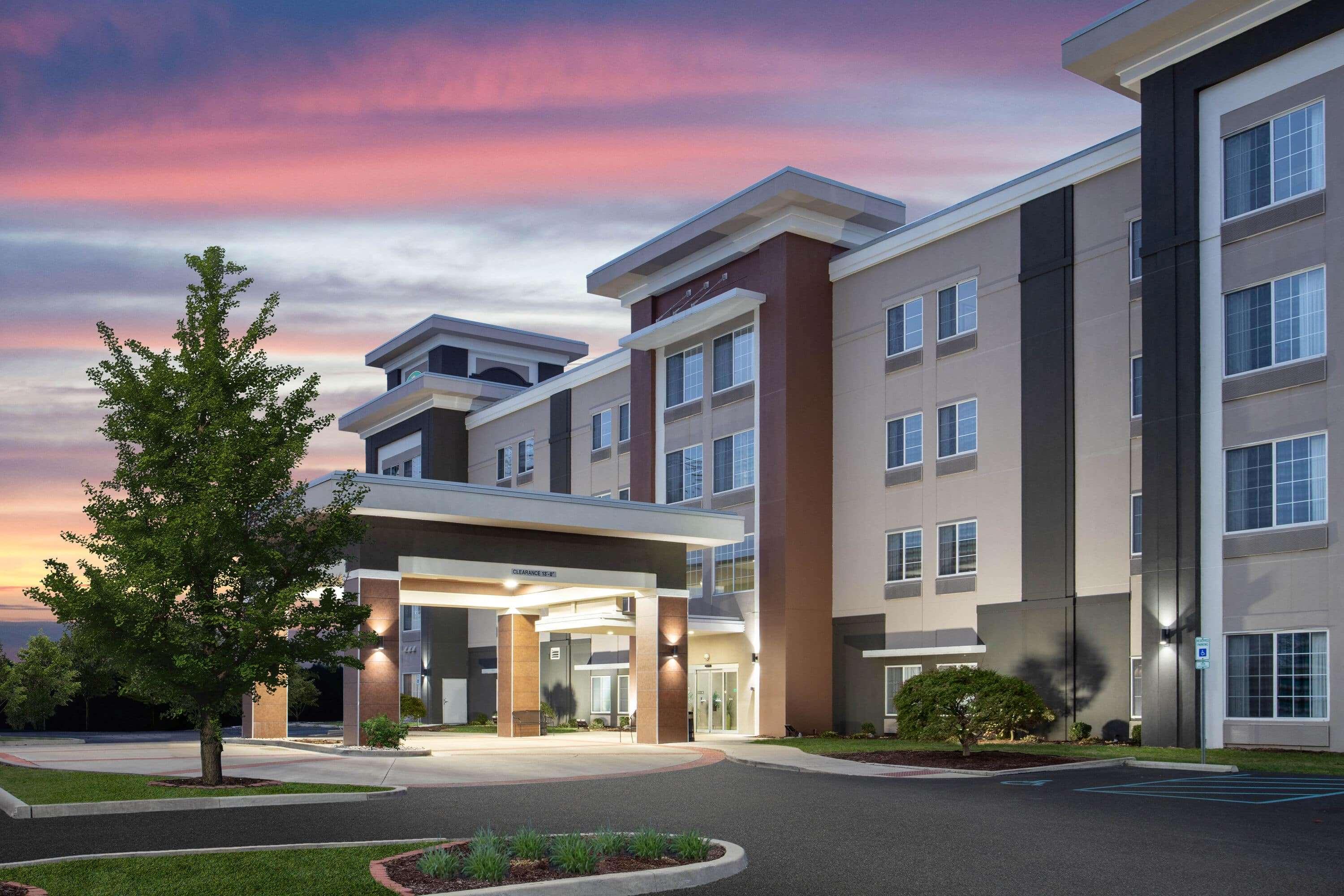 La Quinta Inn & Suites Columbus — photo 4