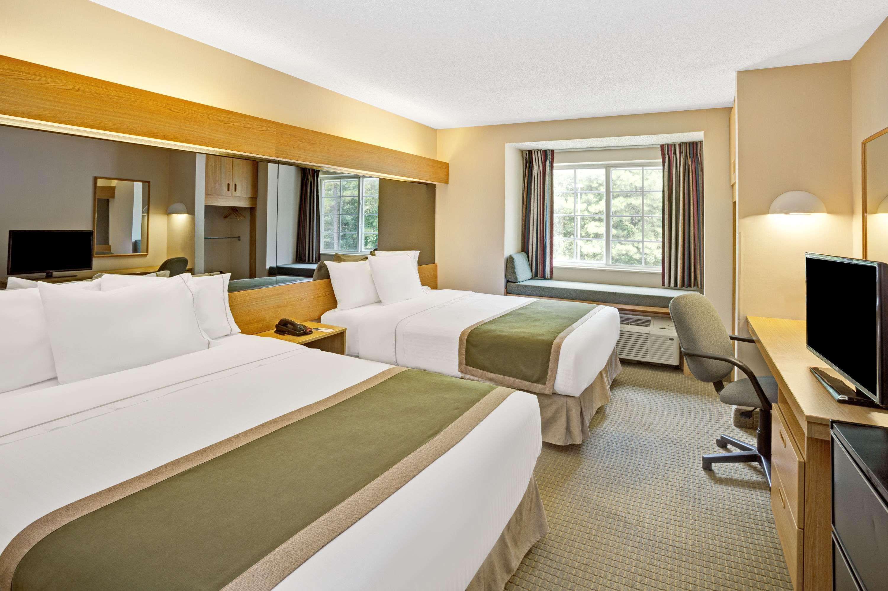 Microtel Inn & Suites Raleigh Durham Airport — photo 4