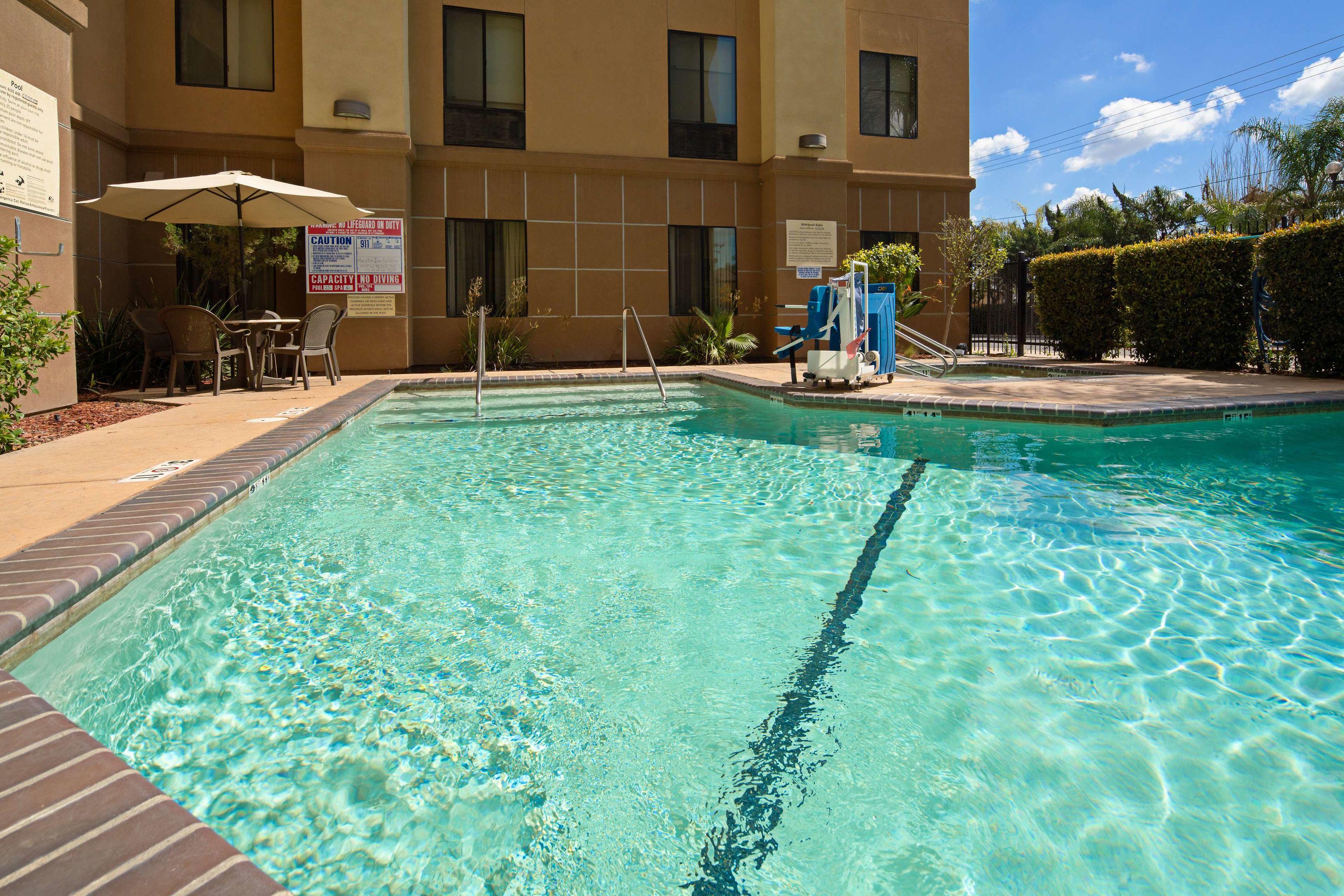 Hampton Inn Visalia — photo 5