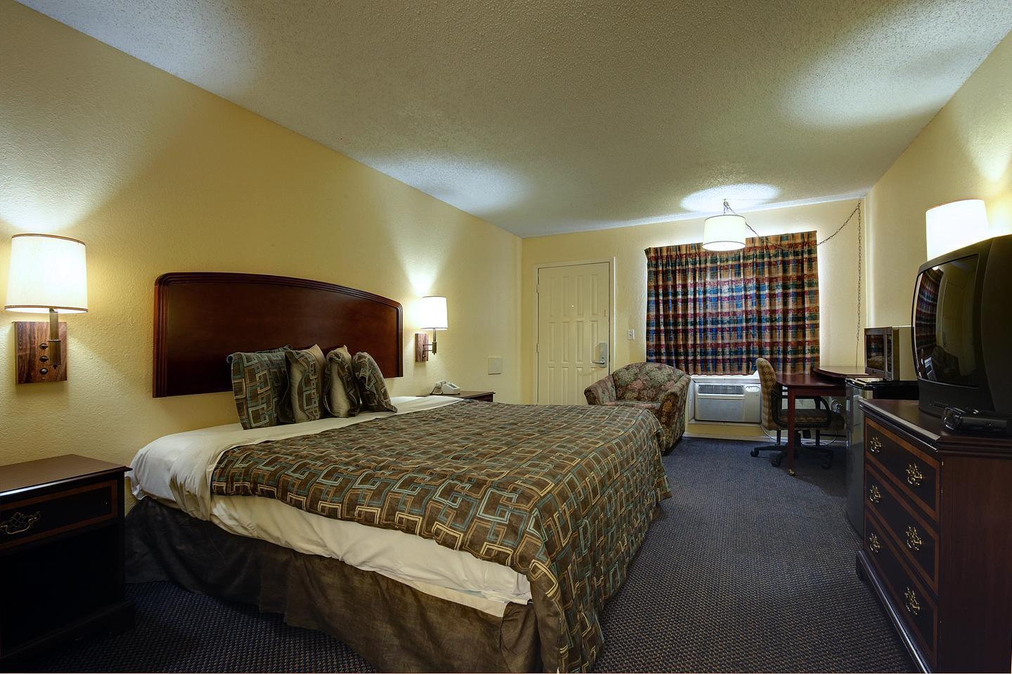 Americas Best Value Inn Comanche — photo 4