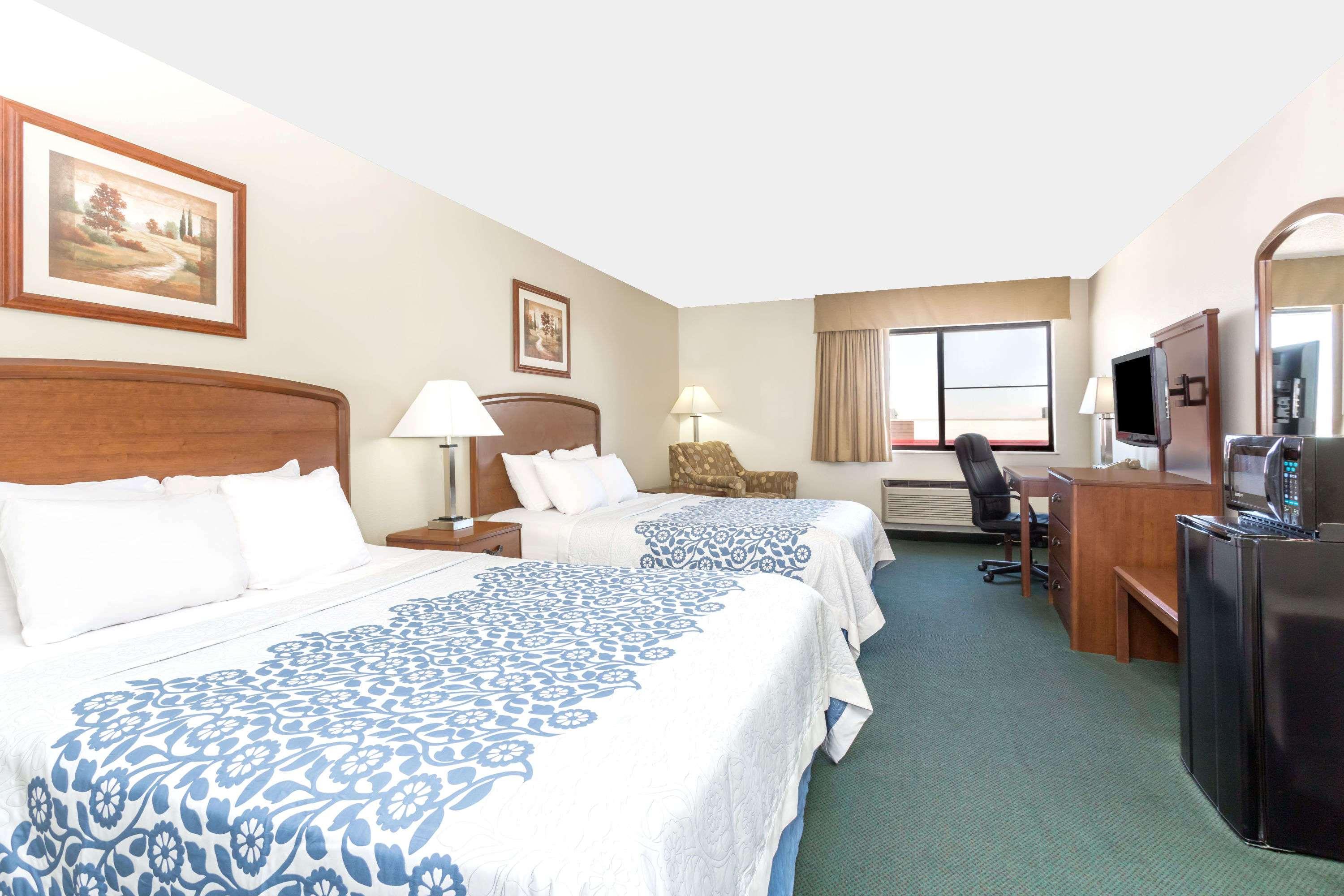 Days Inn by Wyndham Sidney — photo 5