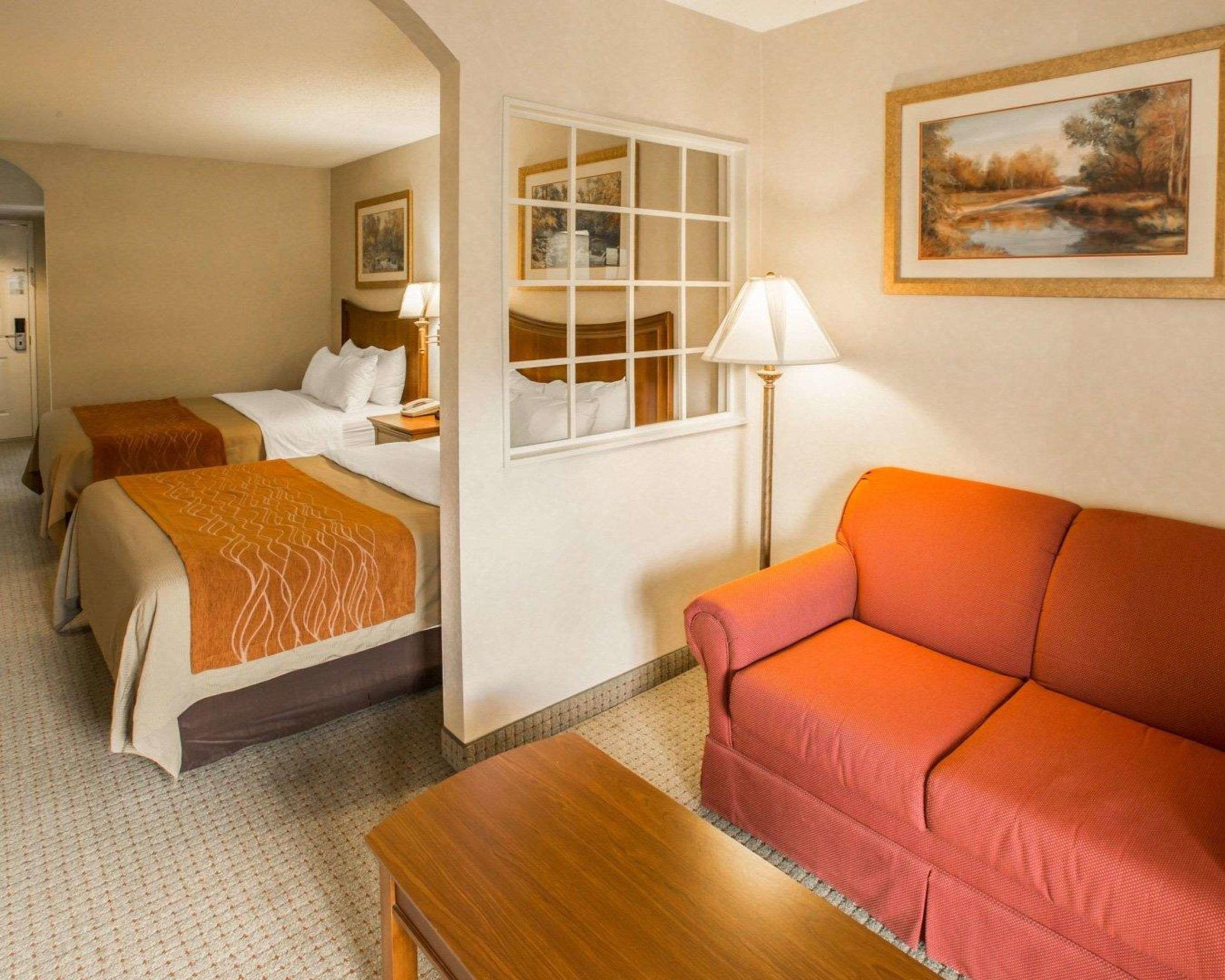 Rodeway Inn & Suites On The River — photo 4