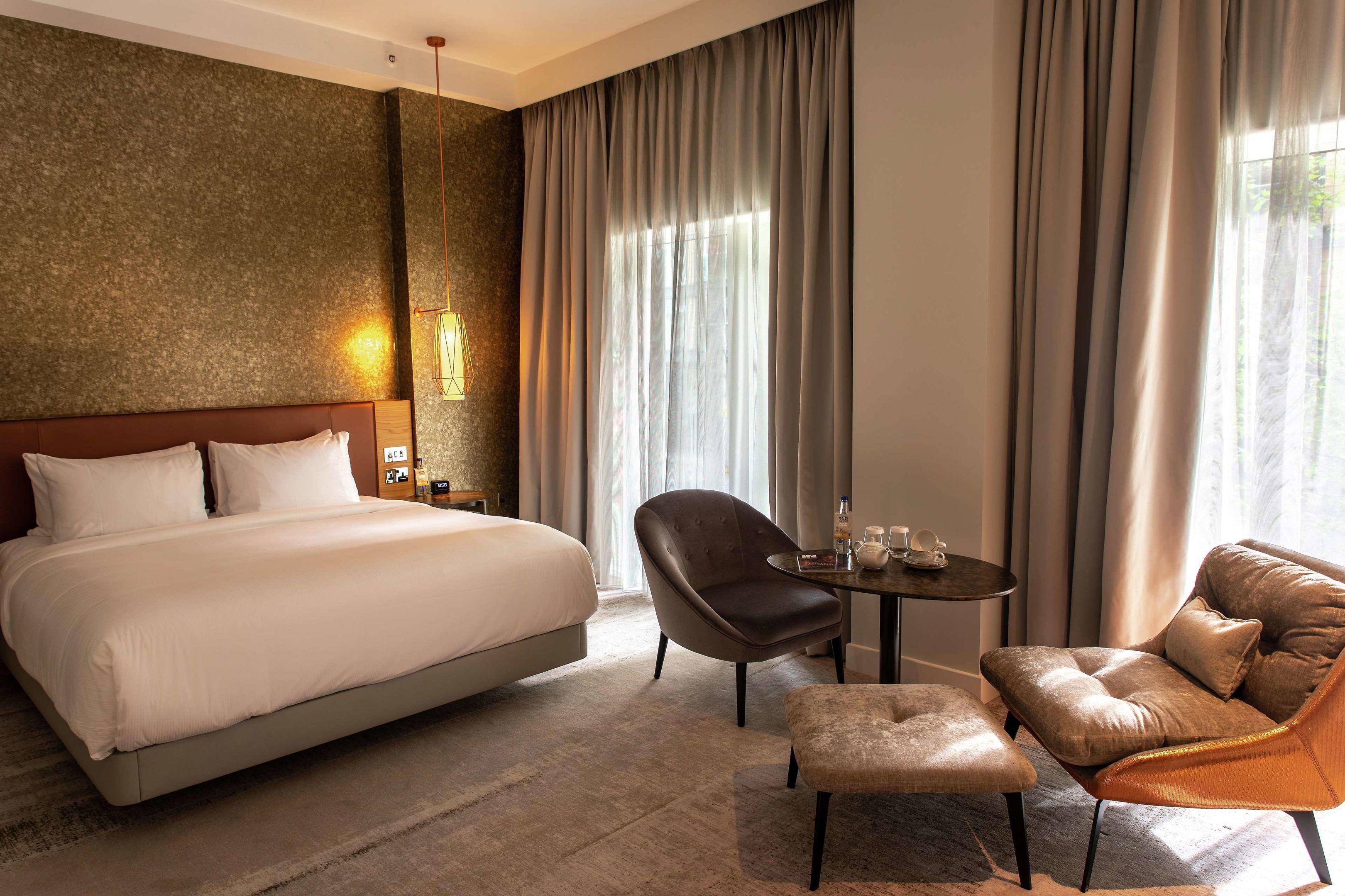 Lincoln Plaza London Curio Collection by Hilton — photo 5