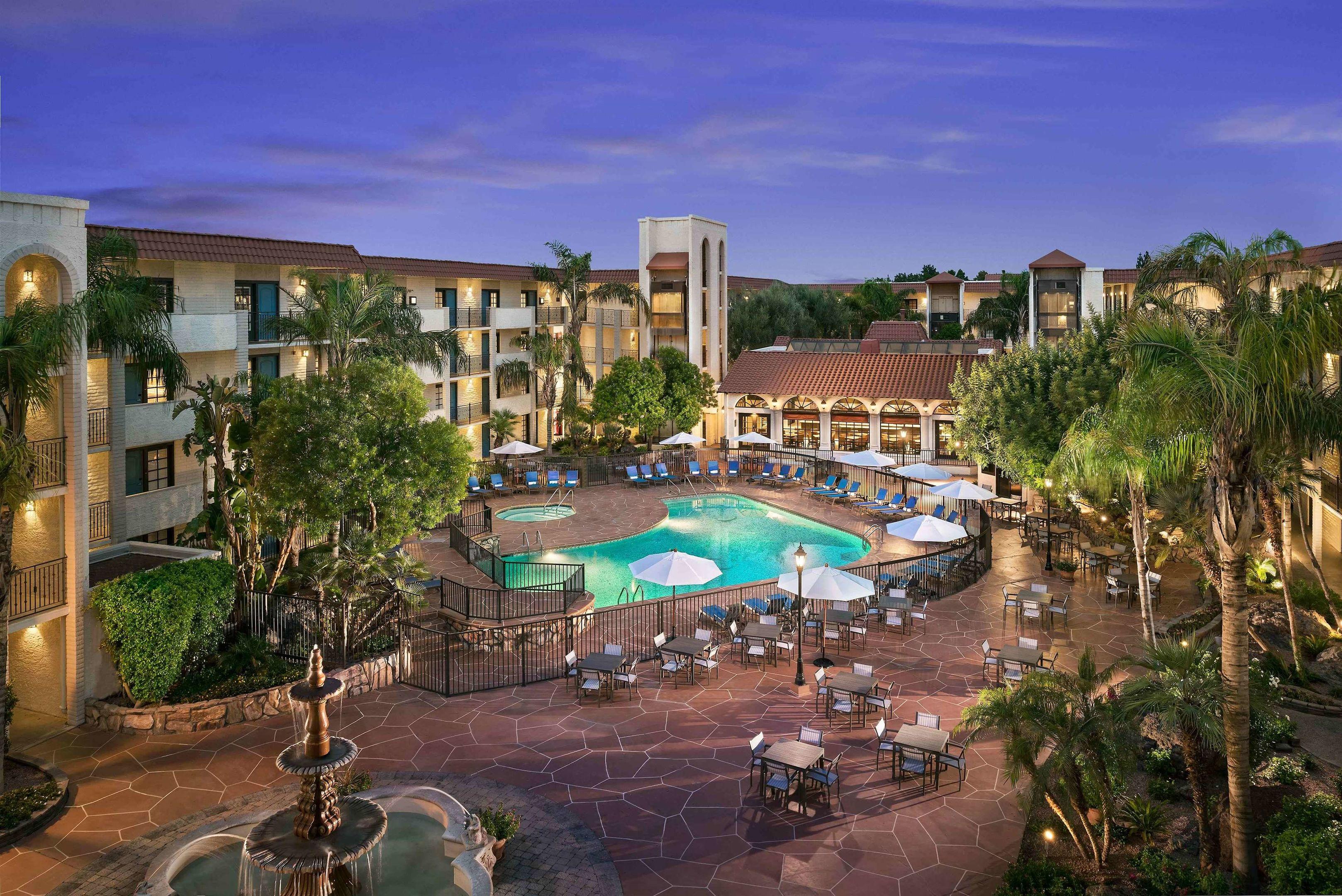 Embassy Suites By Hilton Scottsdale Resort — photo 4
