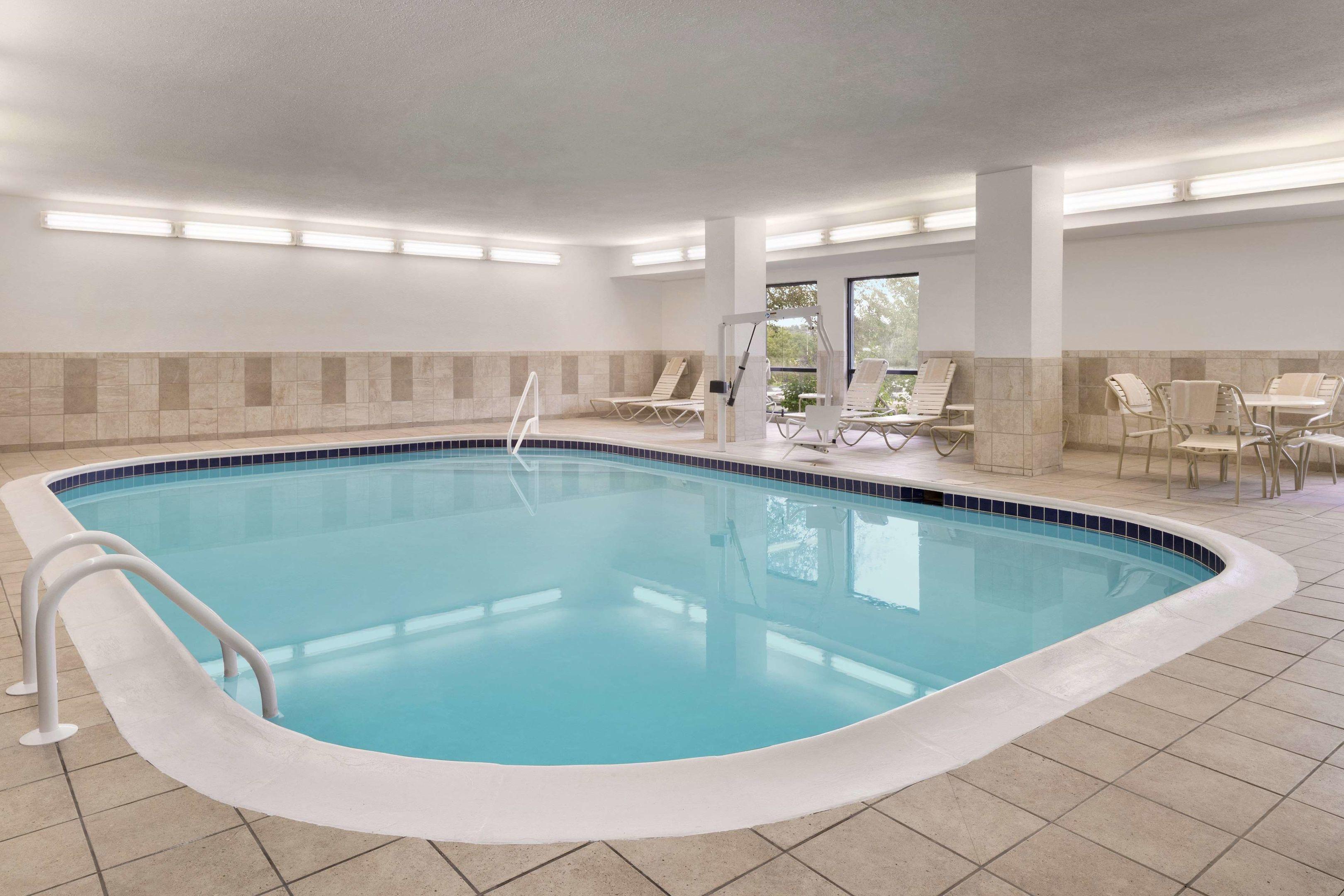 Hampton Inn Zanesville — photo 3