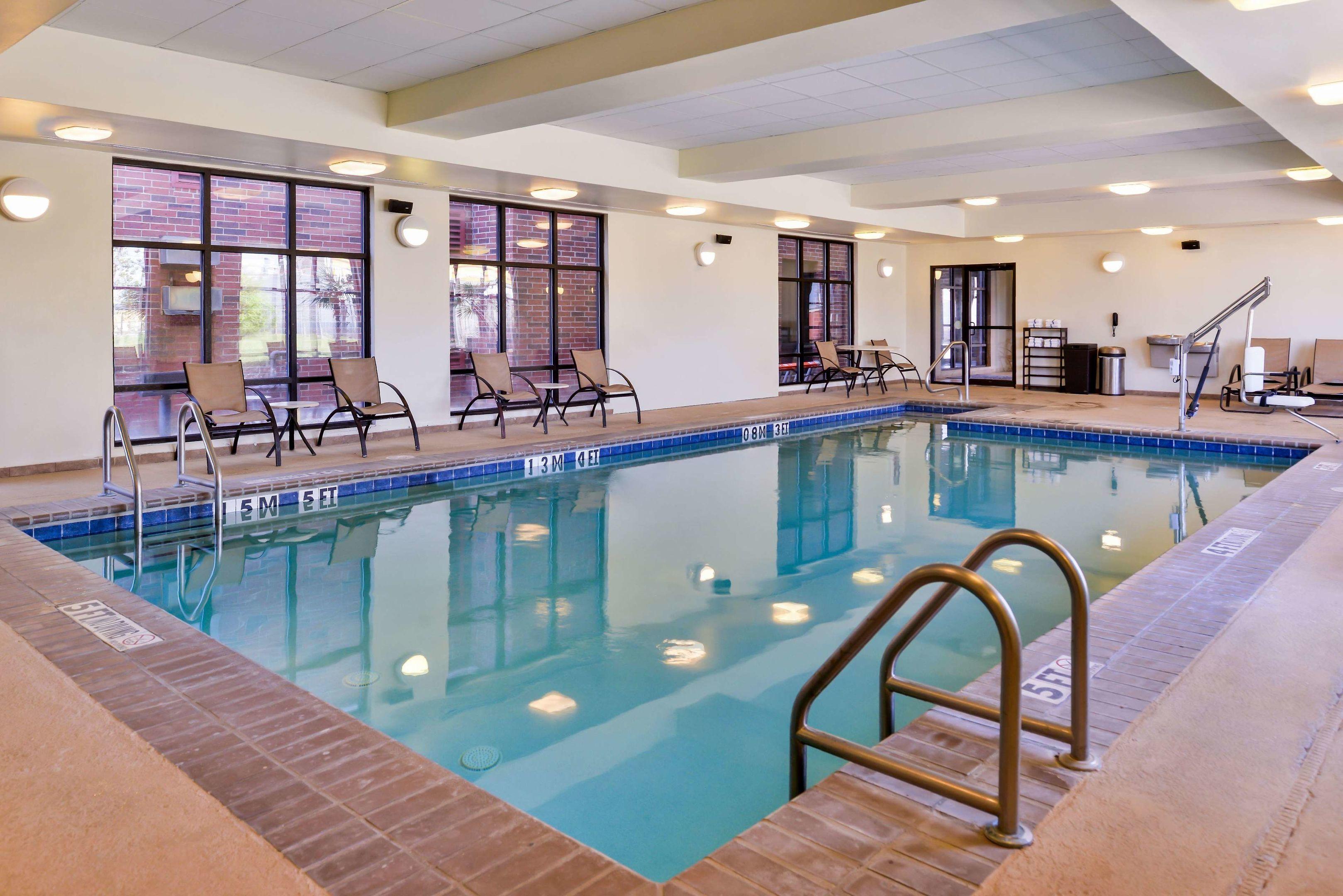 Hampton Inn Gonzales — photo 4