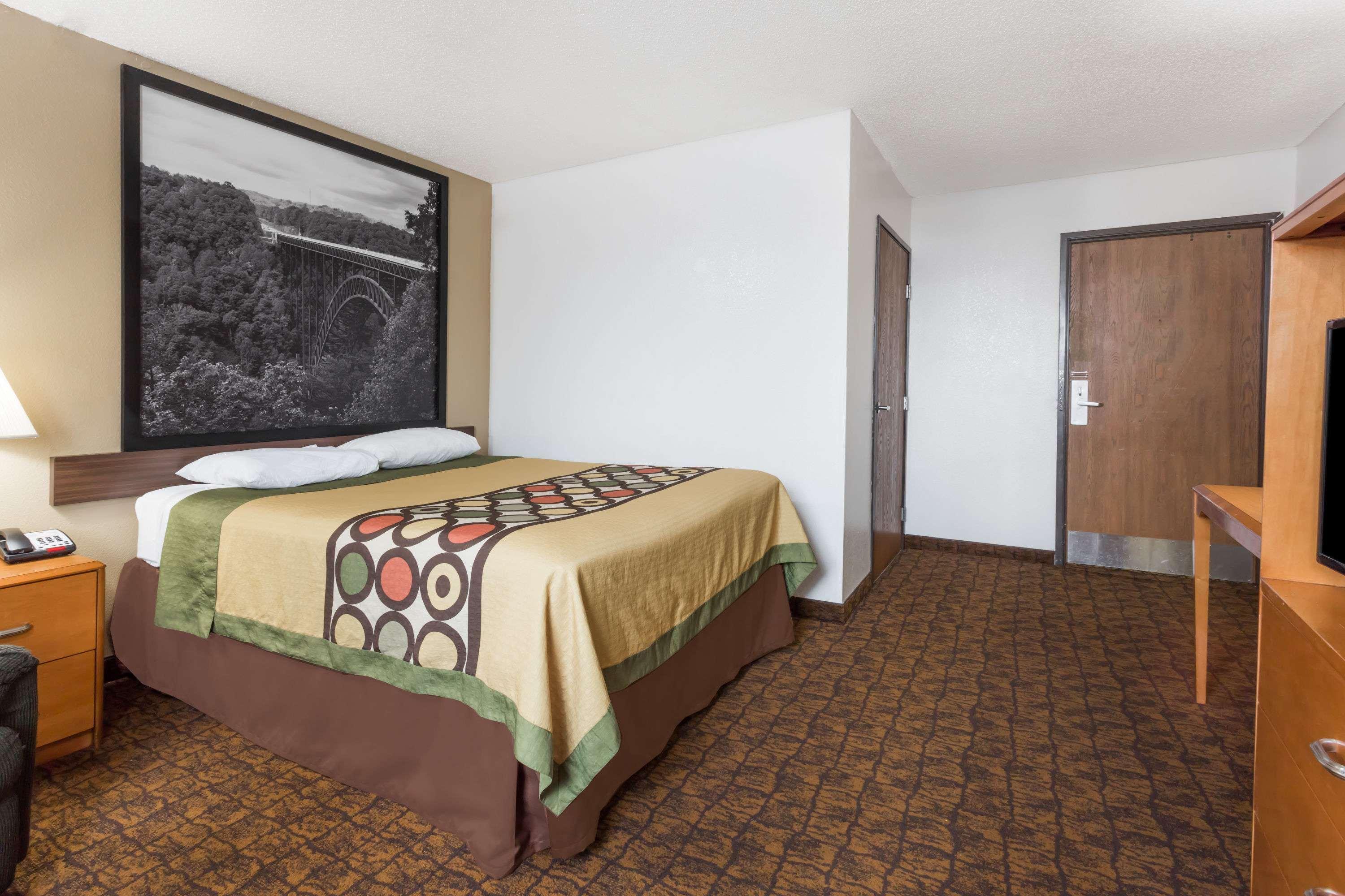 Super 8 by Wyndham Summersville — photo 4
