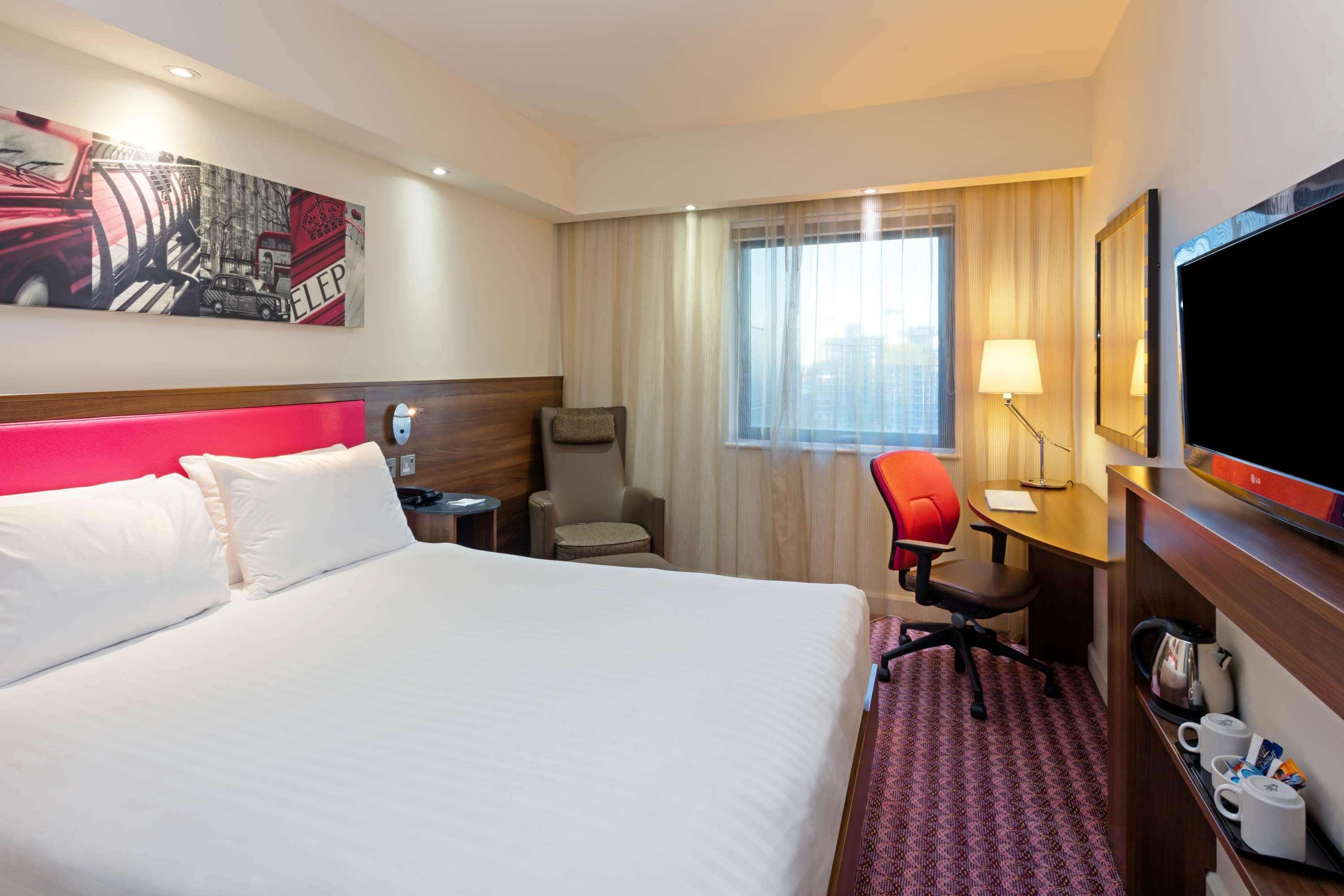 Hampton by Hilton London Croydon — photo 4