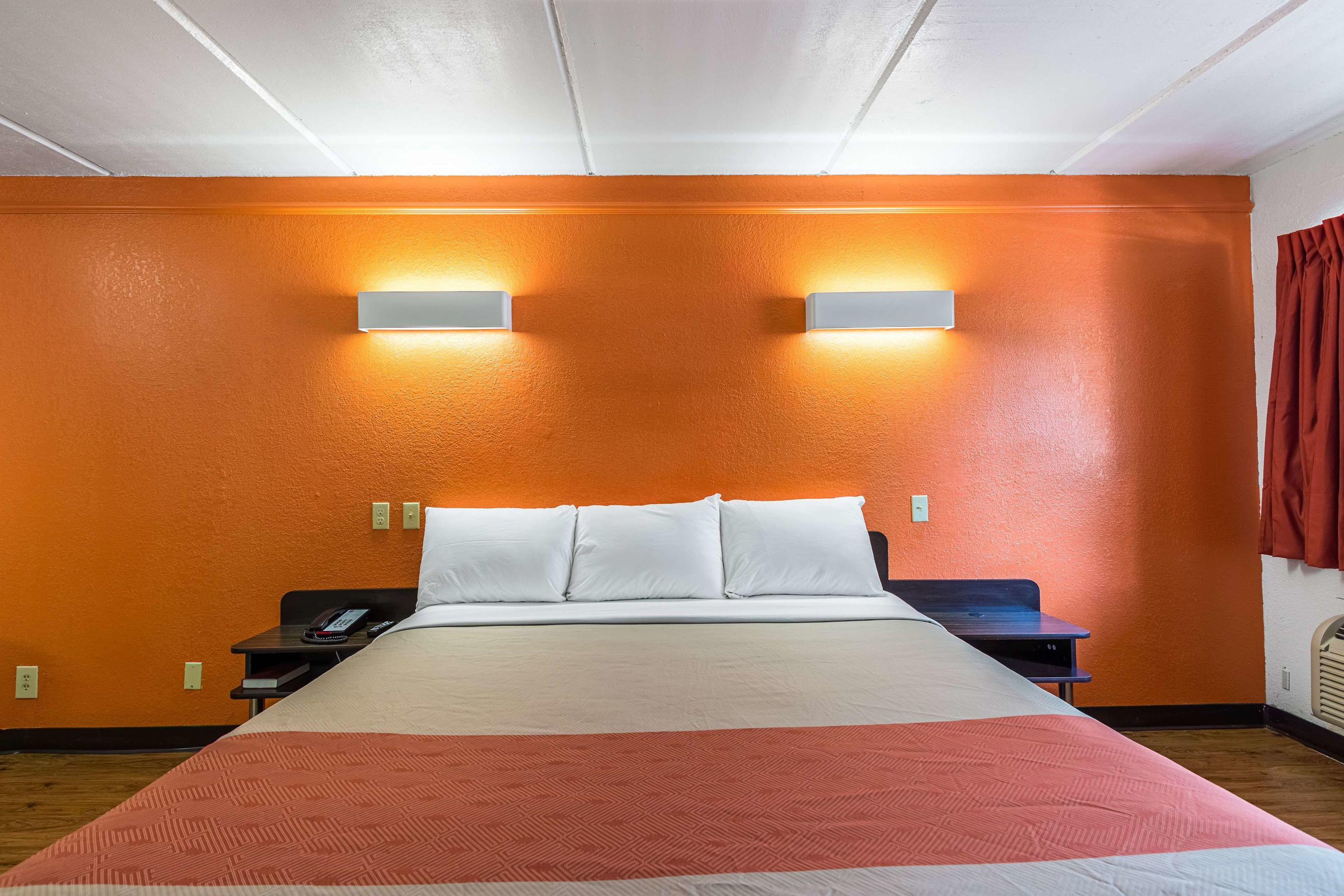 Motel 6 Baytown, TX - Garth Rd — photo 4