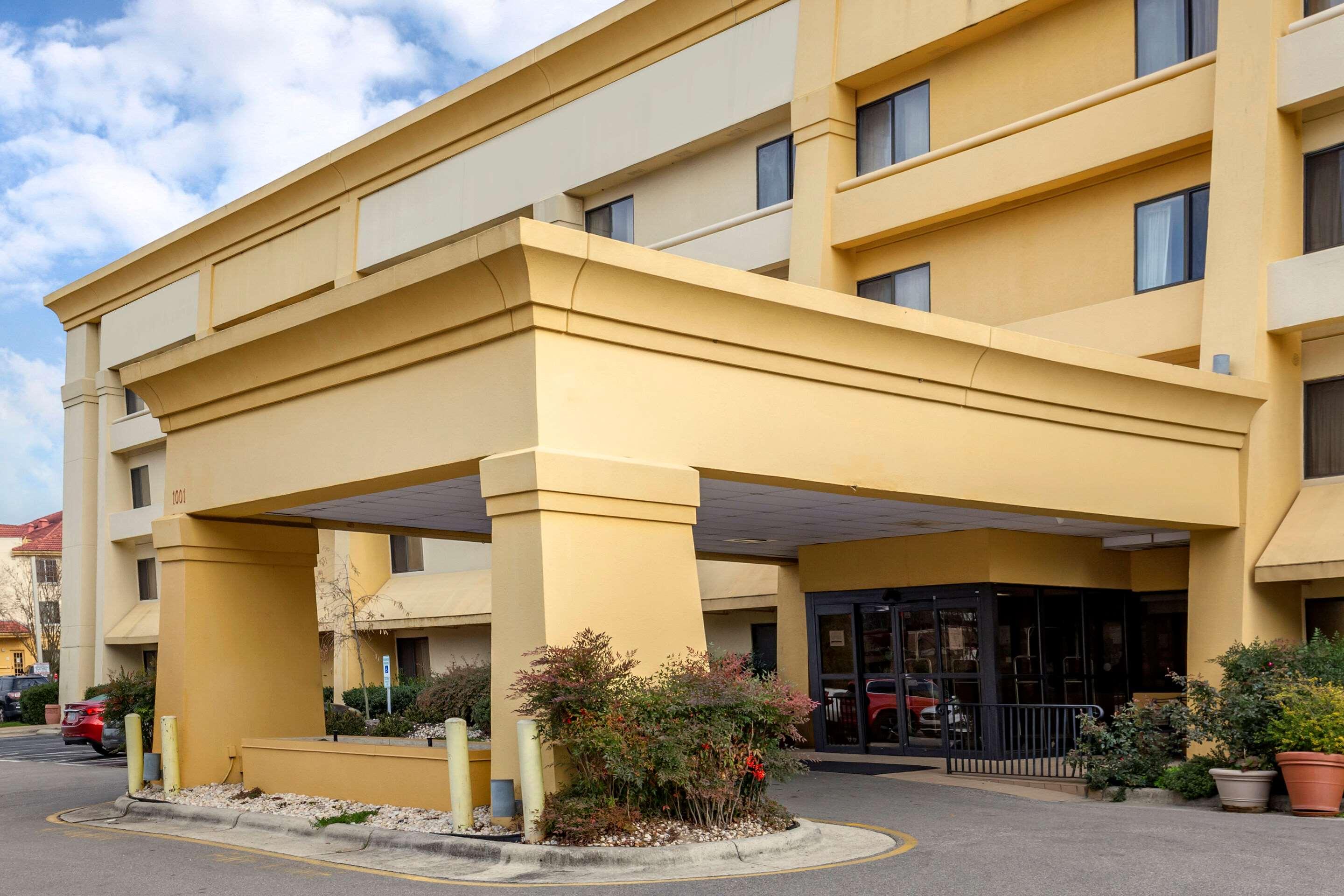Quality Inn & Suites Raleigh Durham Airport — photo 4