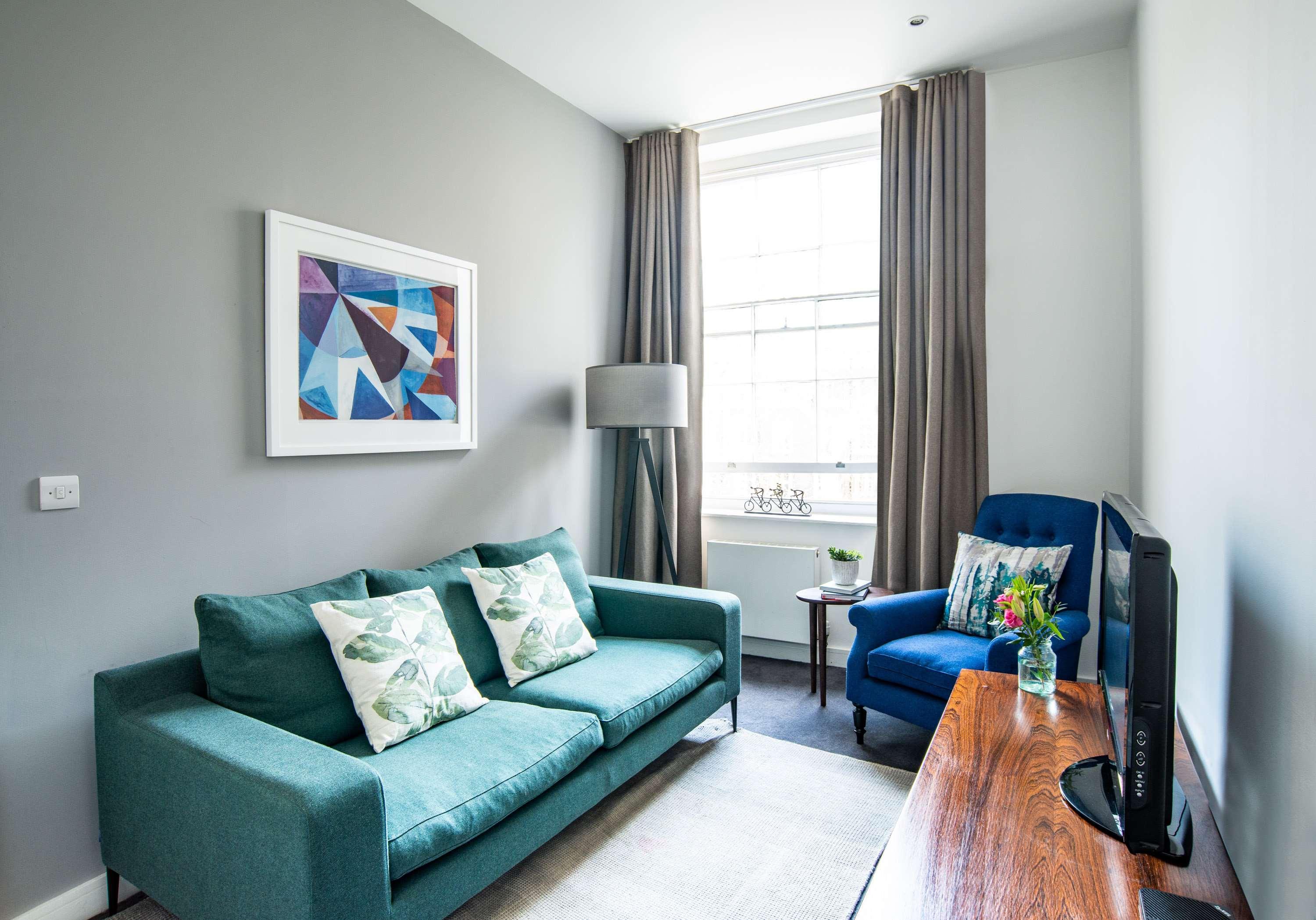 Go Native Hyde Park Apartments — photo 4