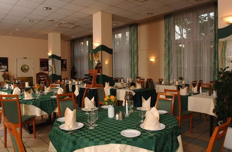 Hunguest Hotel Platánus — photo 5
