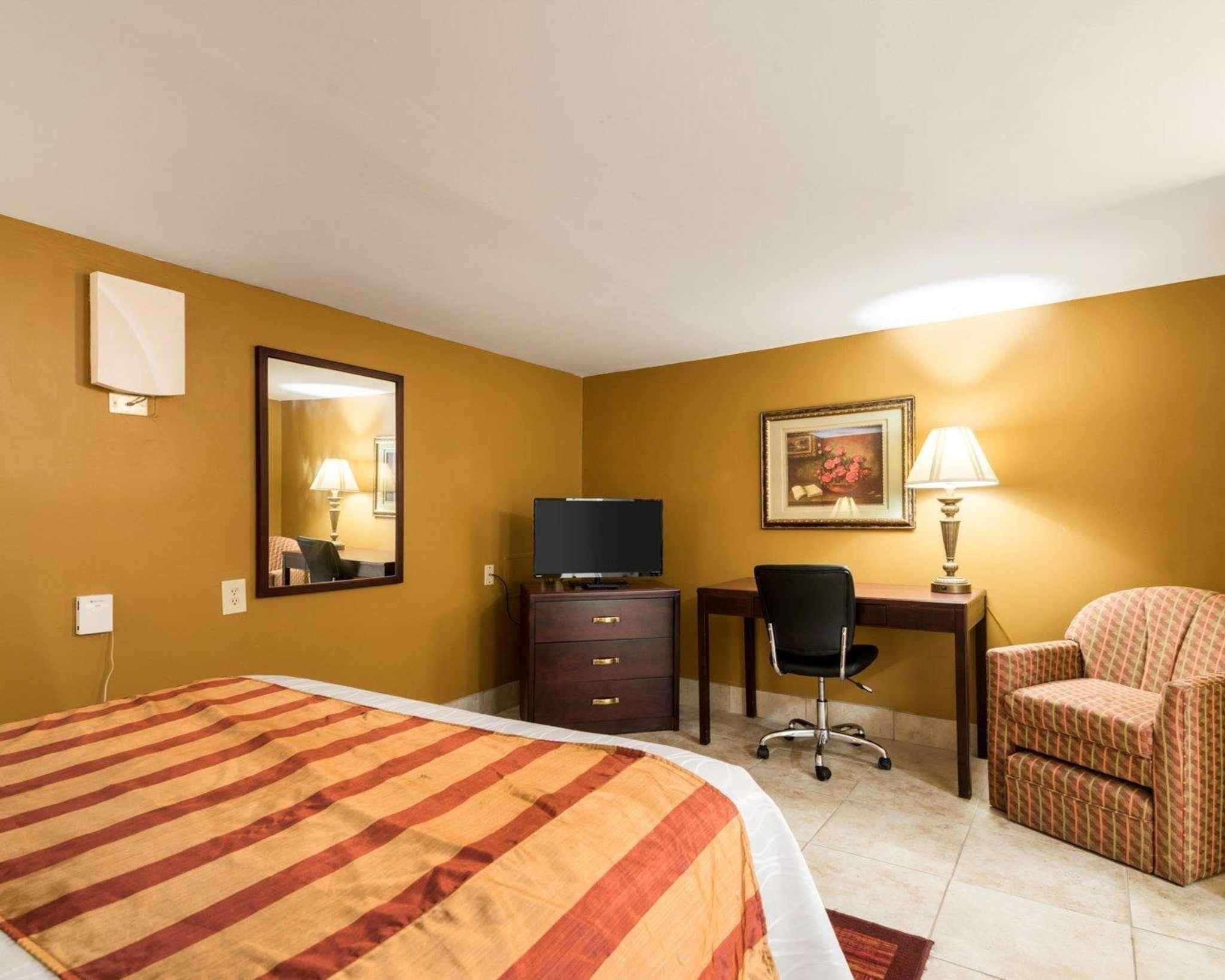 Rodeway Inn — photo 4