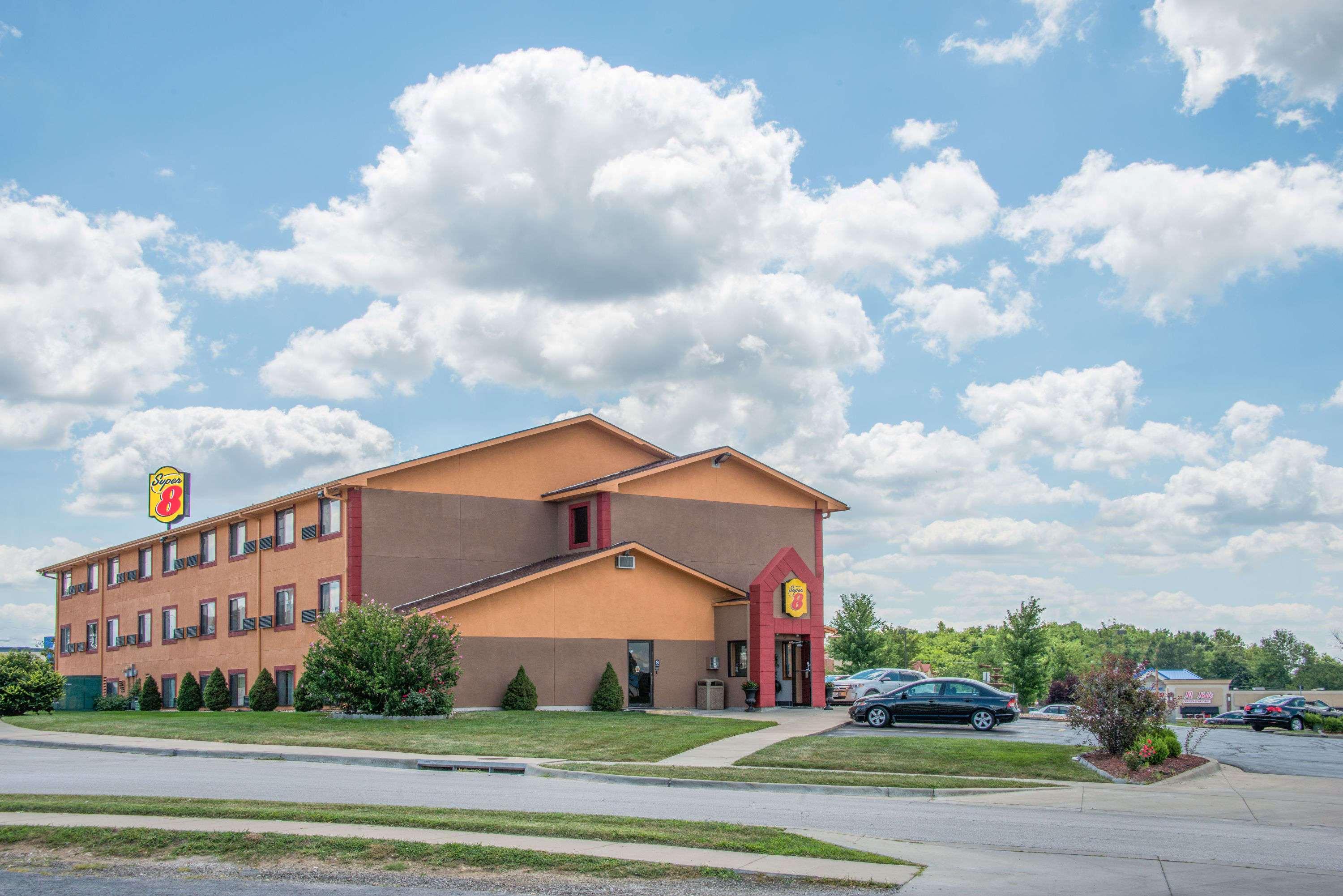 Super 8 by Wyndham Kansas City at Barry Road/Airport — photo 4