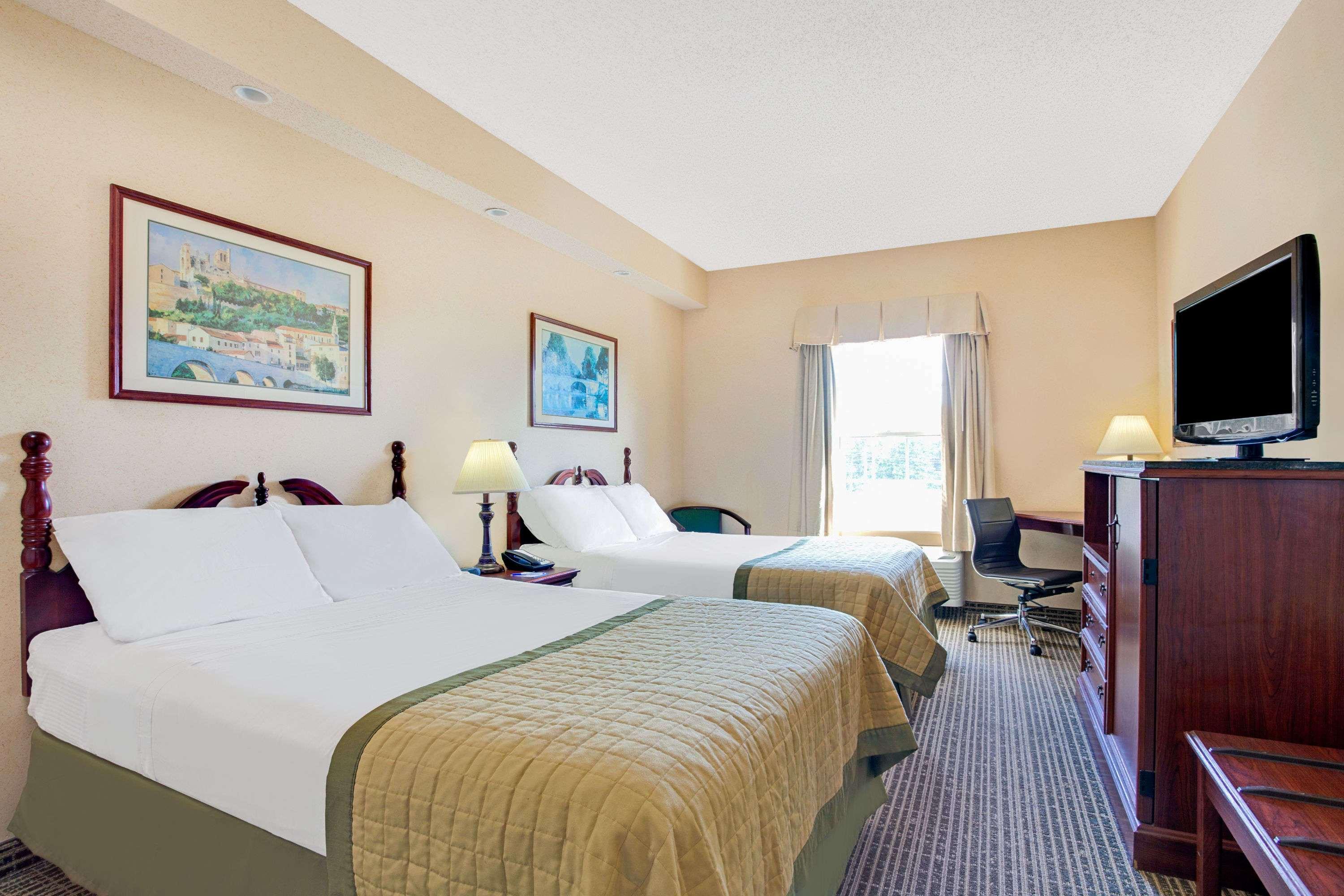 Baymont by Wyndham Pearl — photo 4