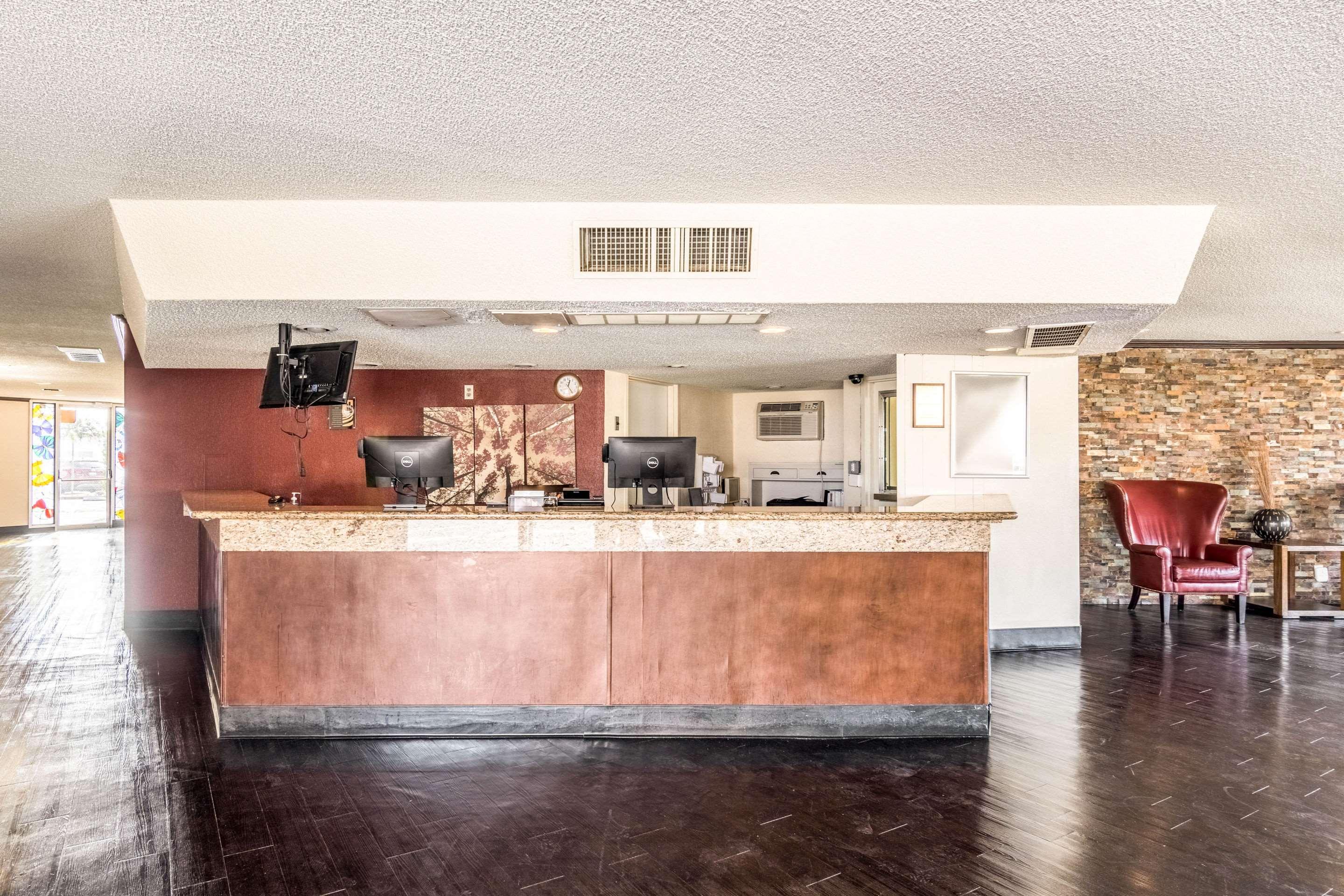 Rodeway Inn & Suites — photo 4