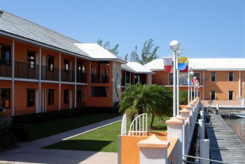 Running Mon Sunrise Marina & Resort — photo 3