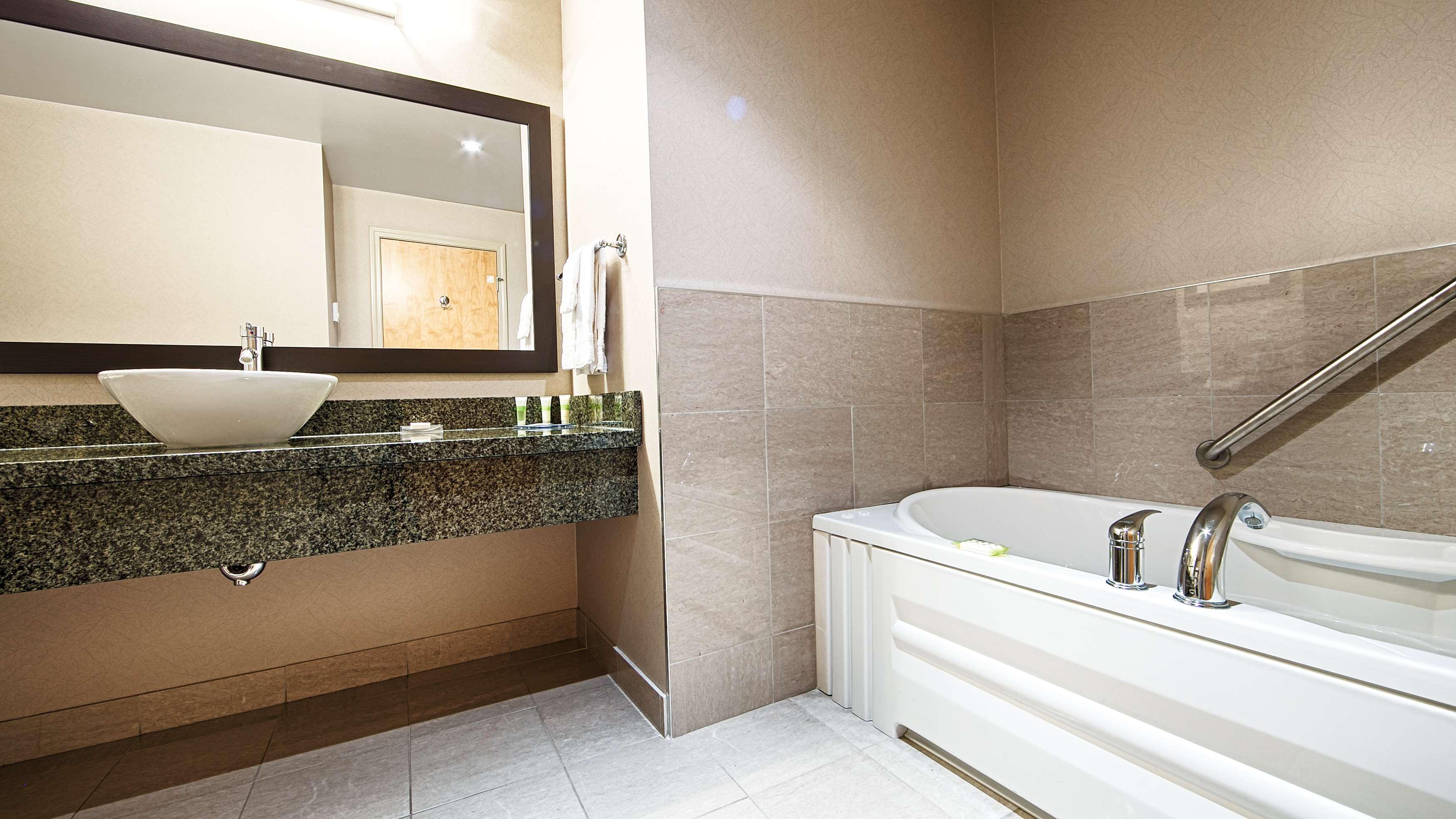 Best Western Plus Perth Parkside Inn & Spa — photo 3