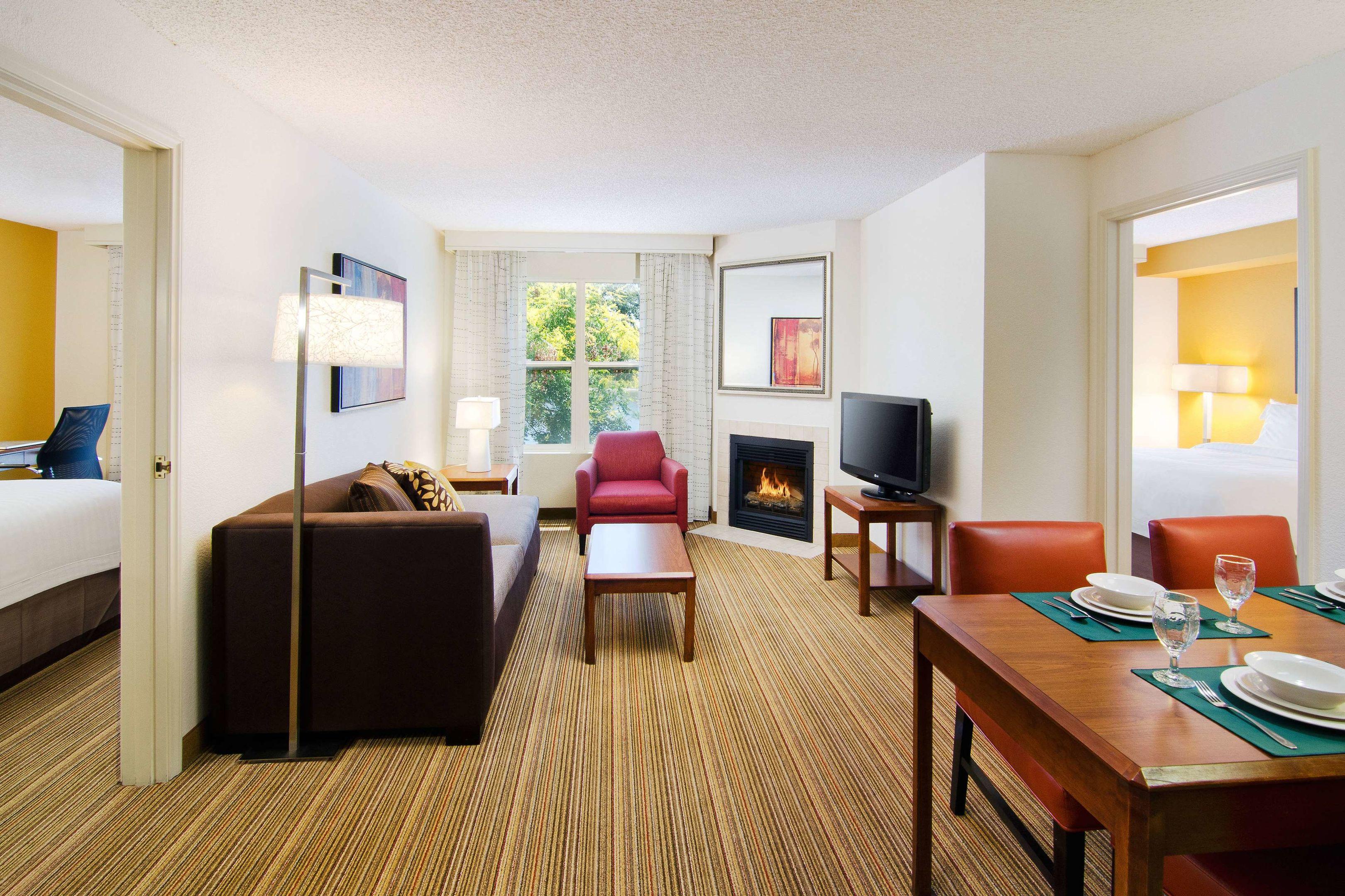 Sonesta ES Suites Fresno — photo 3