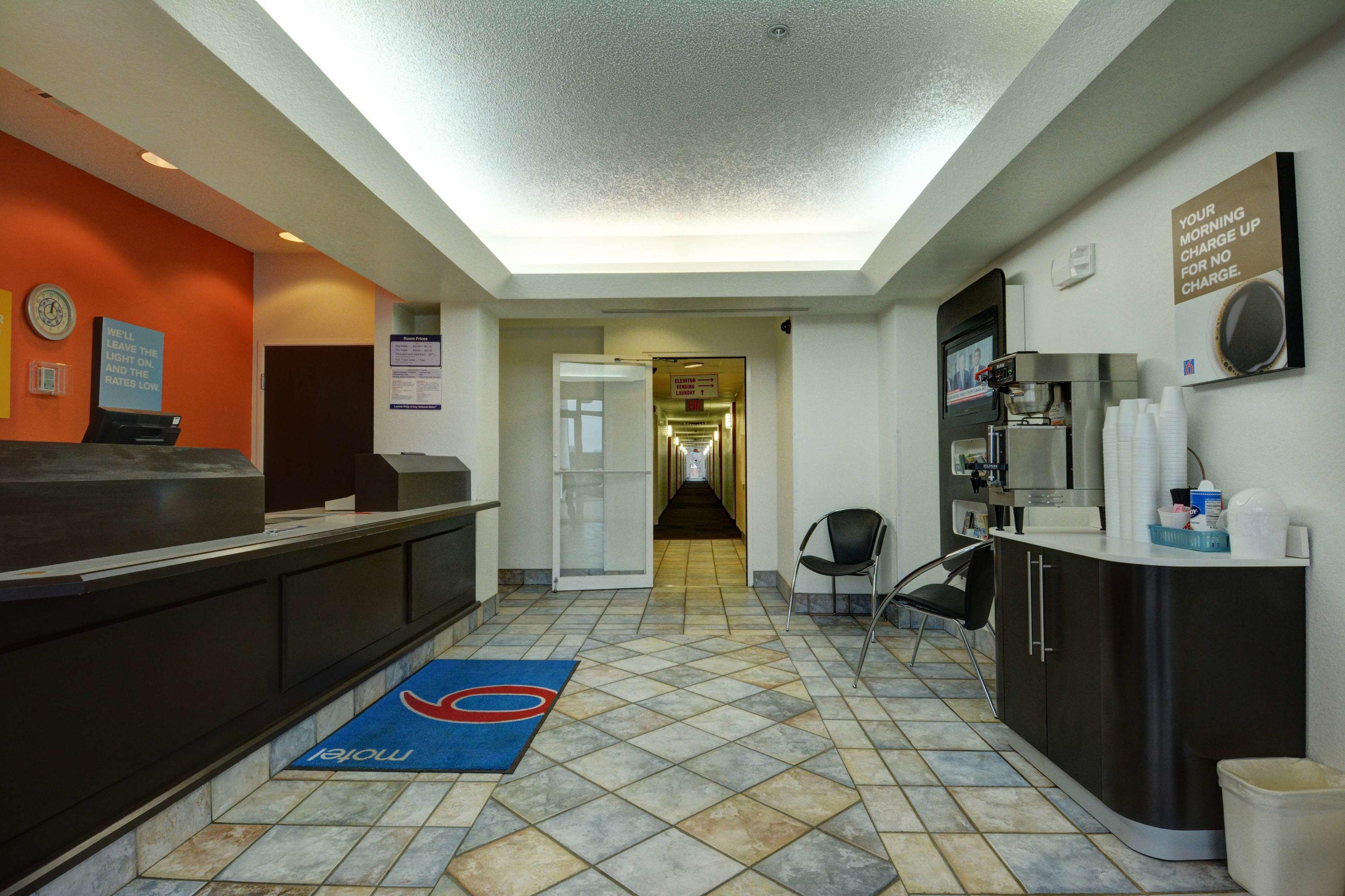 Motel 6 Denison — photo 4