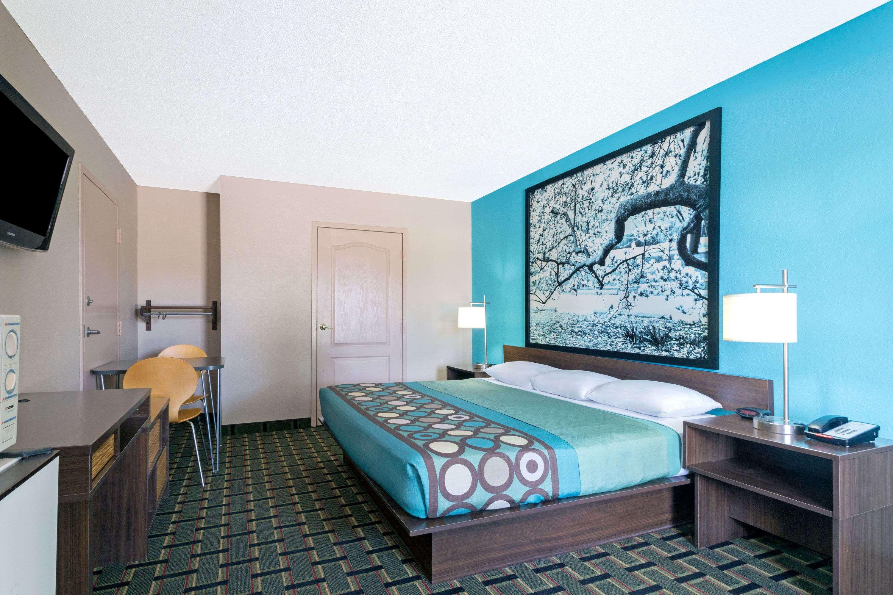 Super 8 by Wyndham Brunswick/South — photo 4