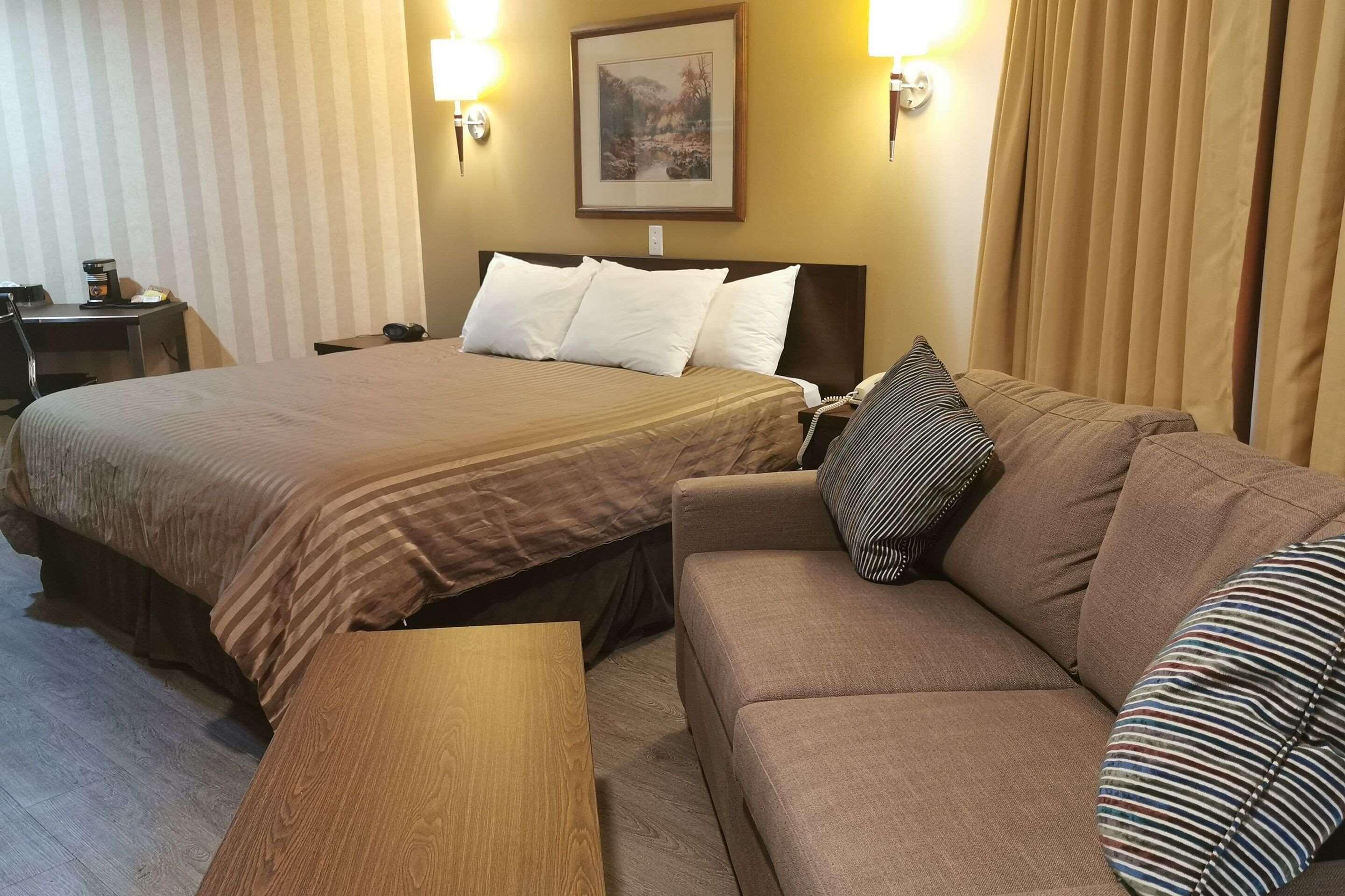 Rodeway Inn & Suites — photo 3