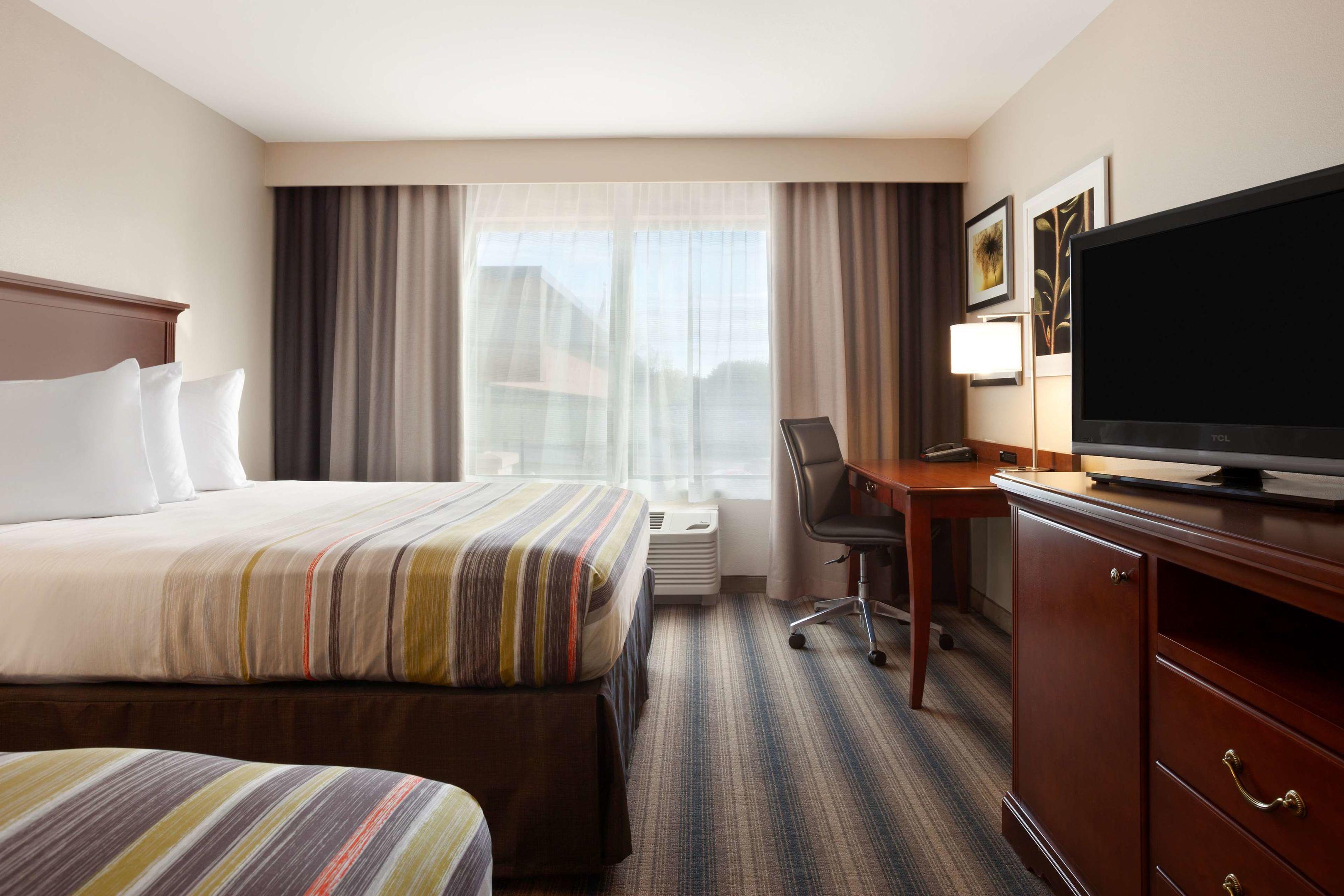 Country Inn & Suites by Radisson, Roseville, MN — photo 4
