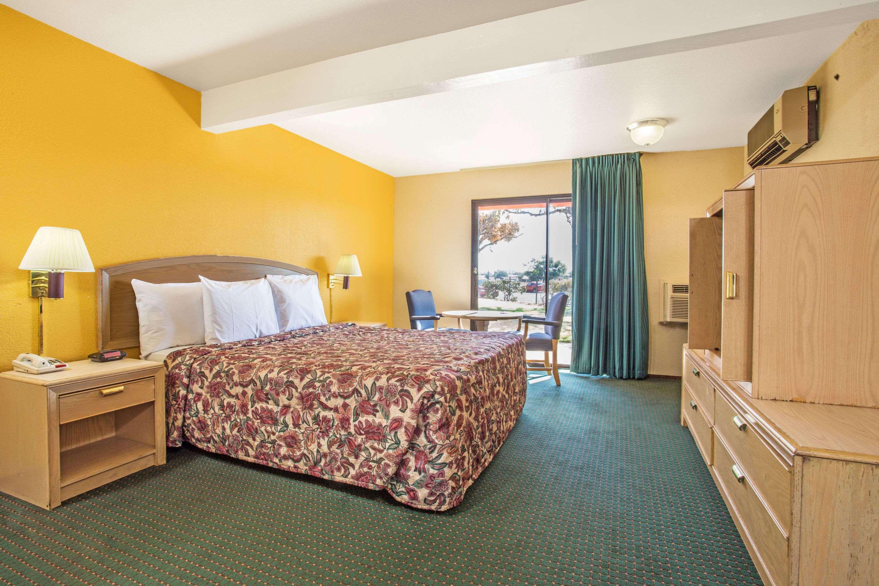 Travelodge by Wyndham Turlock — photo 4
