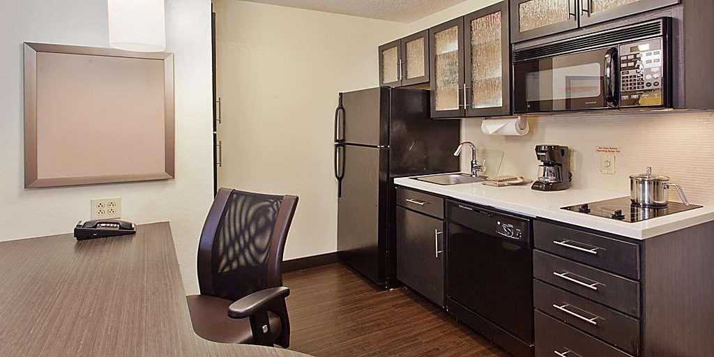 Sonesta Simply Suites Knoxville — photo 4