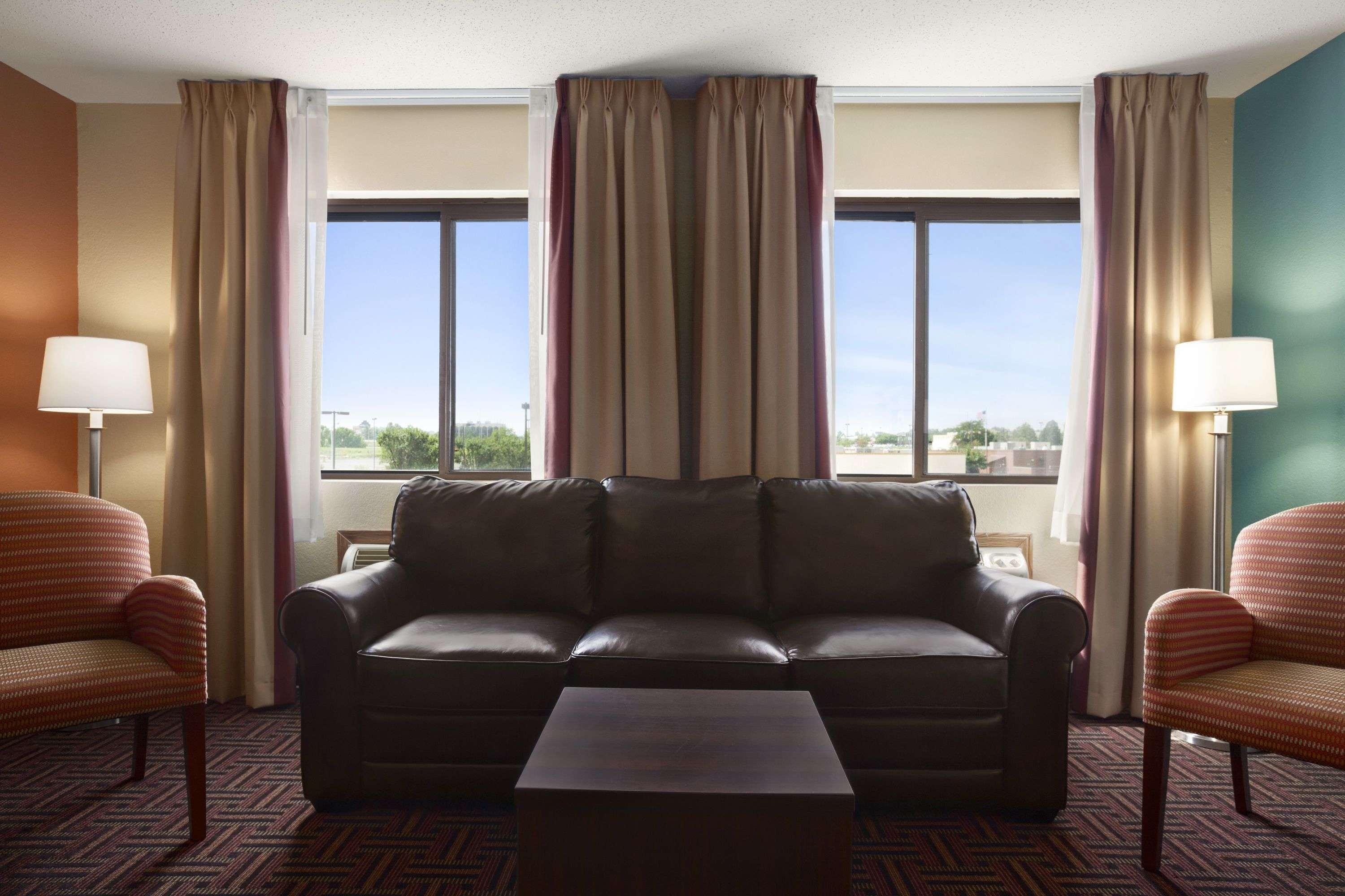 Super 8 by Wyndham Fairview Heights-St. Louis — photo 4