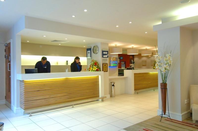 Holiday Inn Express Stevenage — photo 5