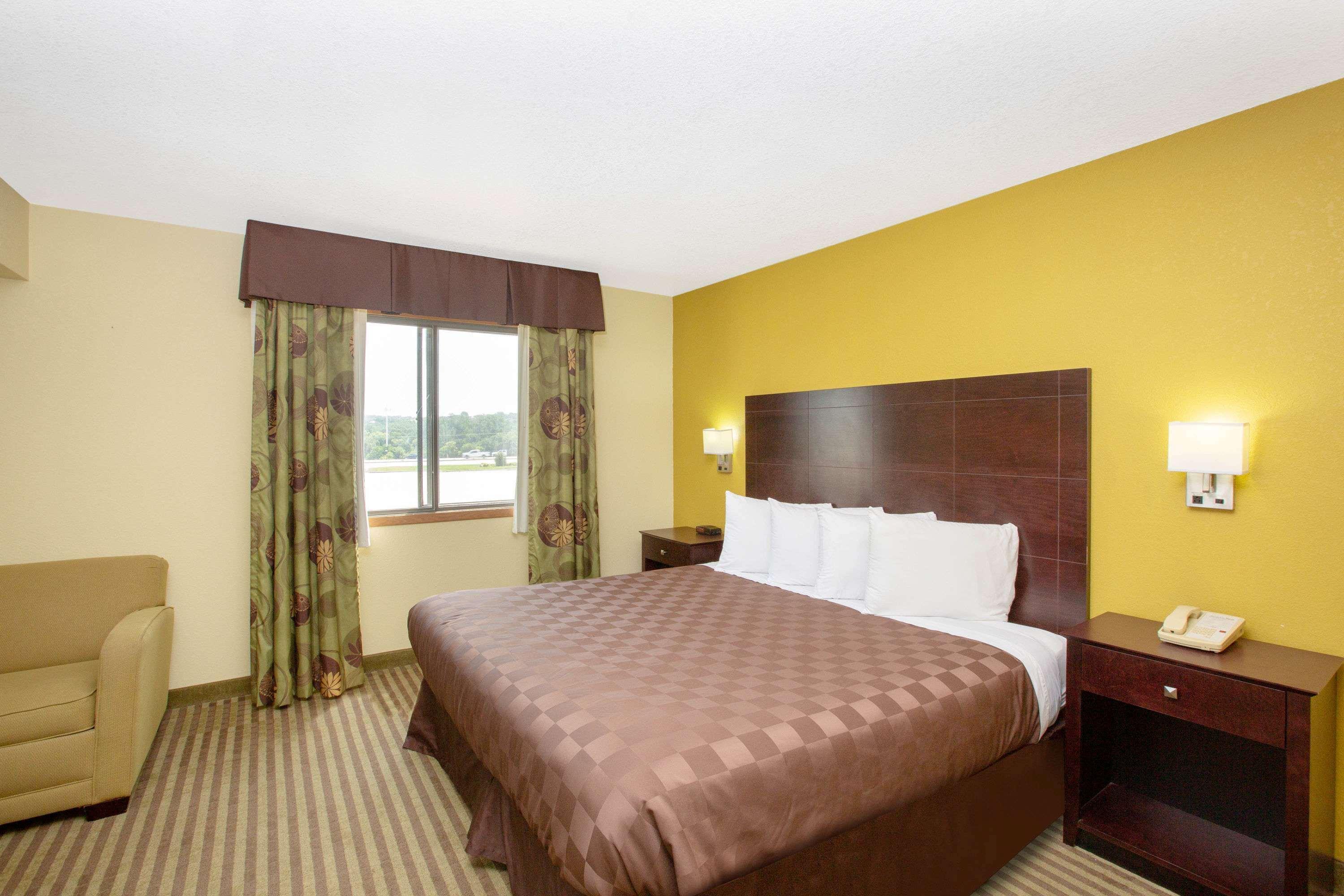 AmericInn Council Bluffs — photo 5