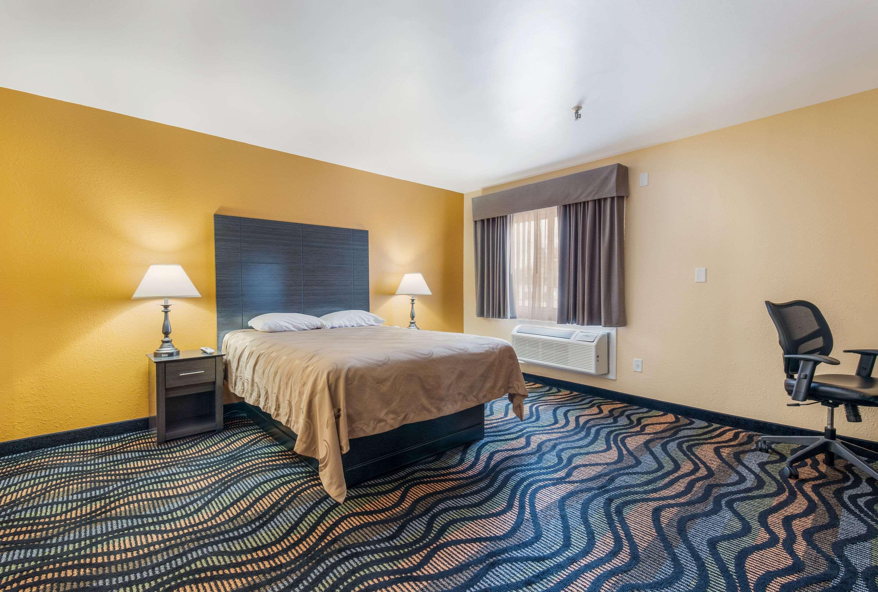 Rodeway Inn — photo 4