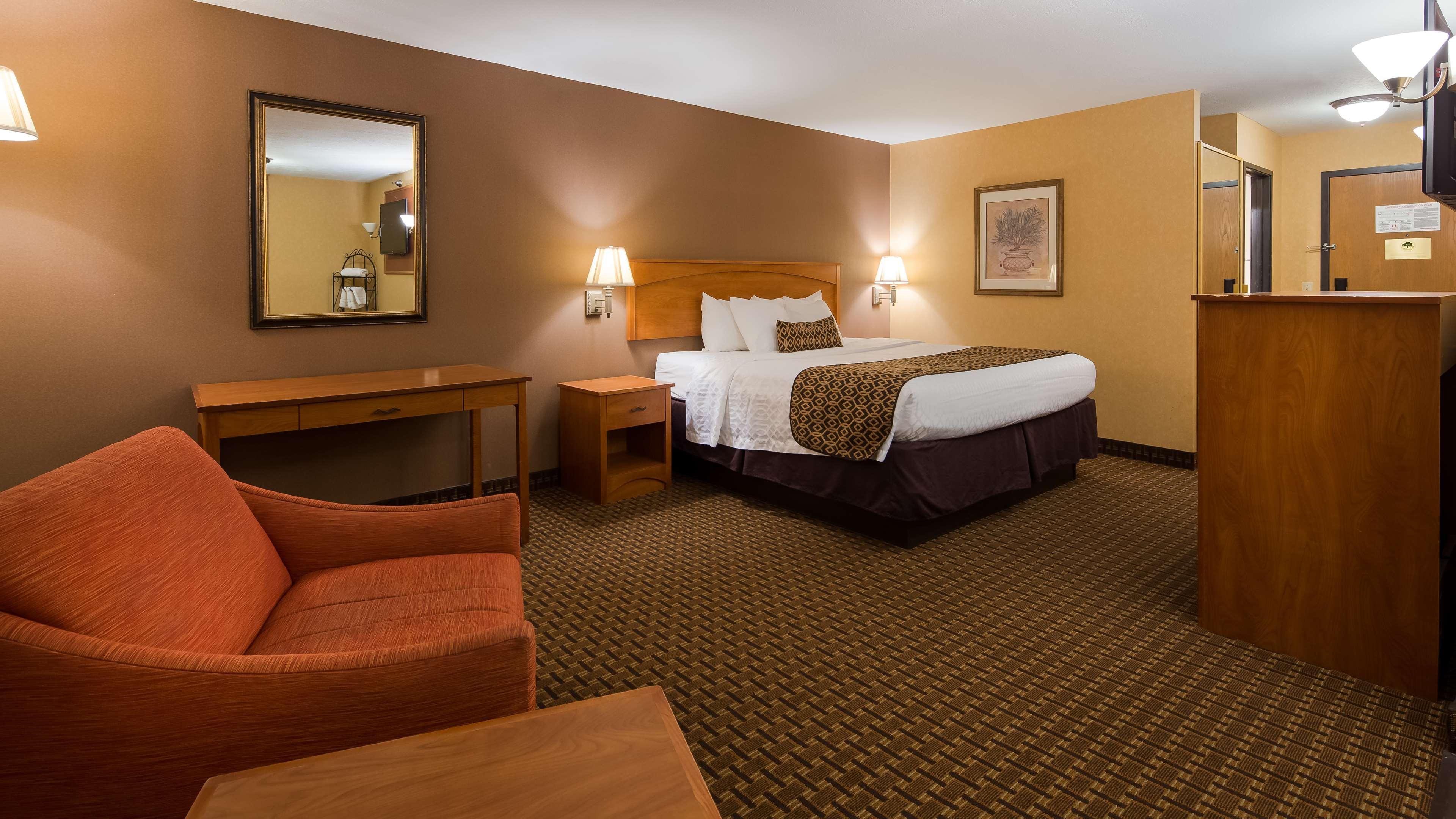 Best Western Plus North Canton Inn & Suites — photo 5