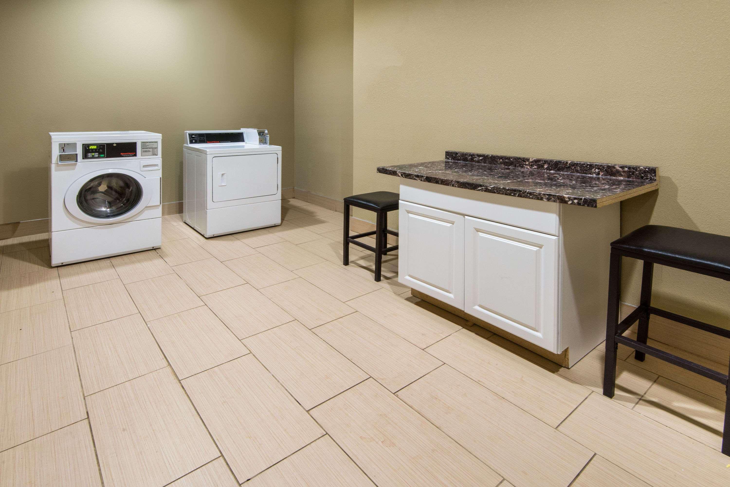 Microtel Inn & Suites by Wyndham North Canton — photo 4