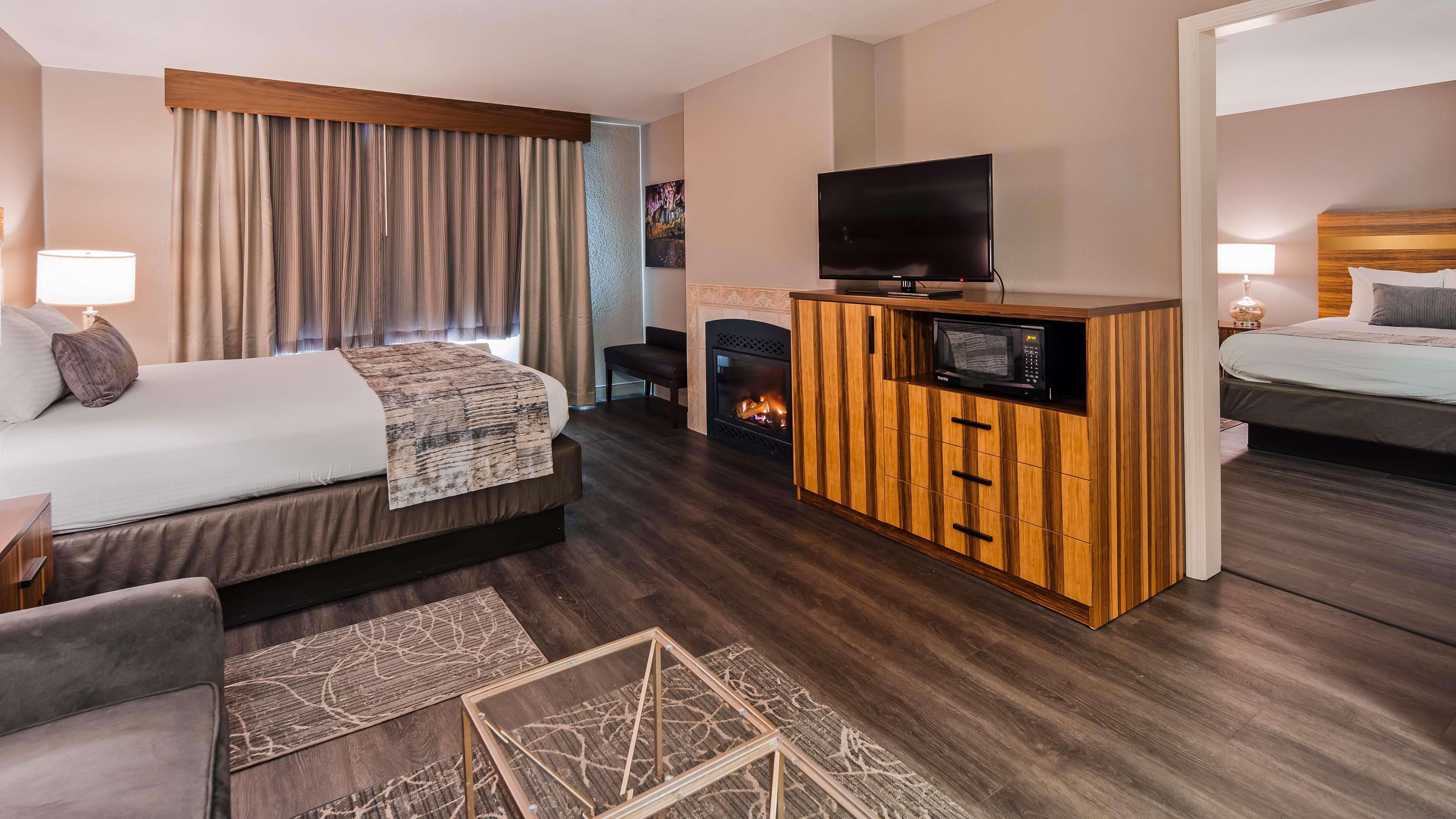 Best Western Cedar Inn & Suites — photo 4