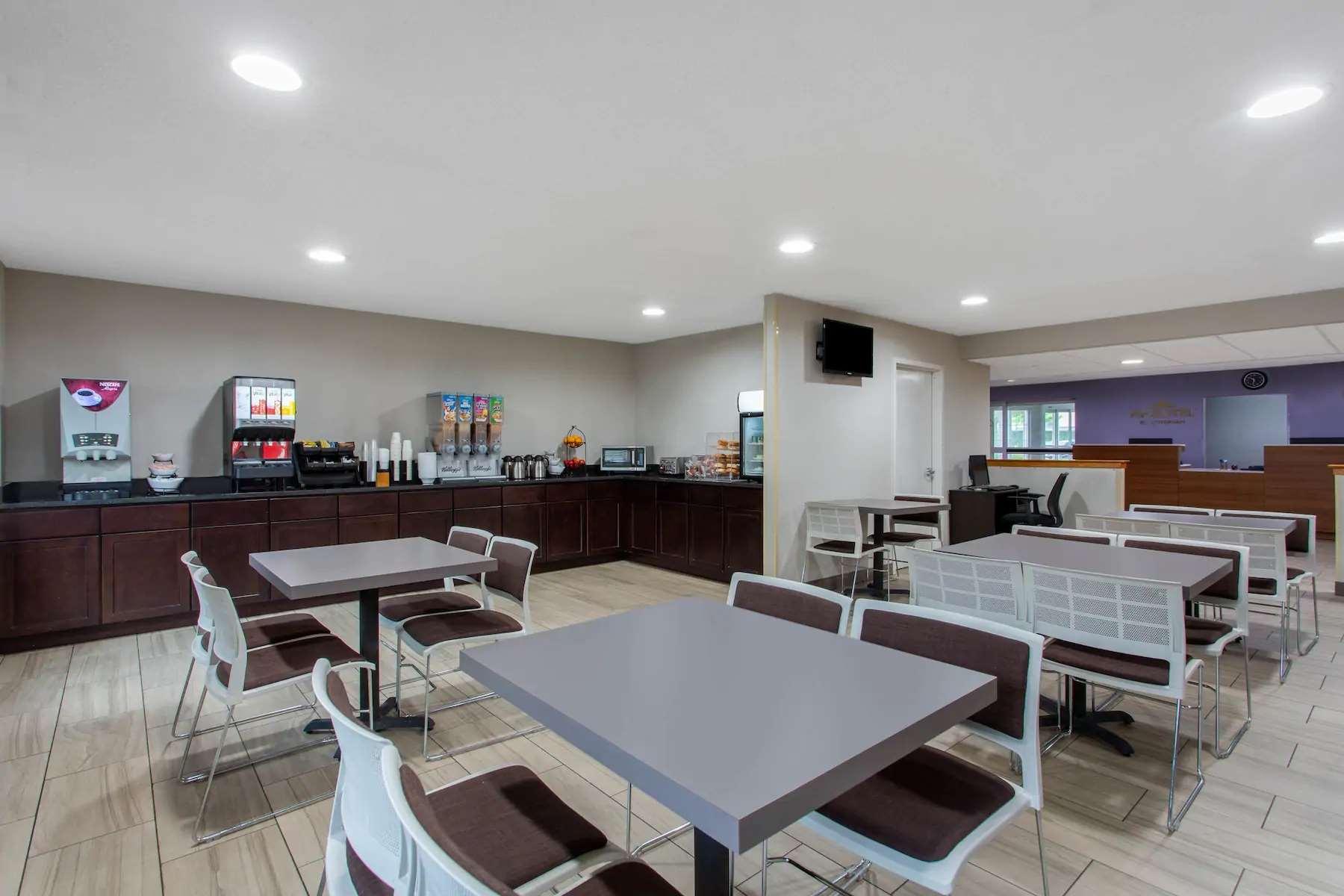 Microtel Inn & Suites by Wyndham Philadelphia Airport — photo 4